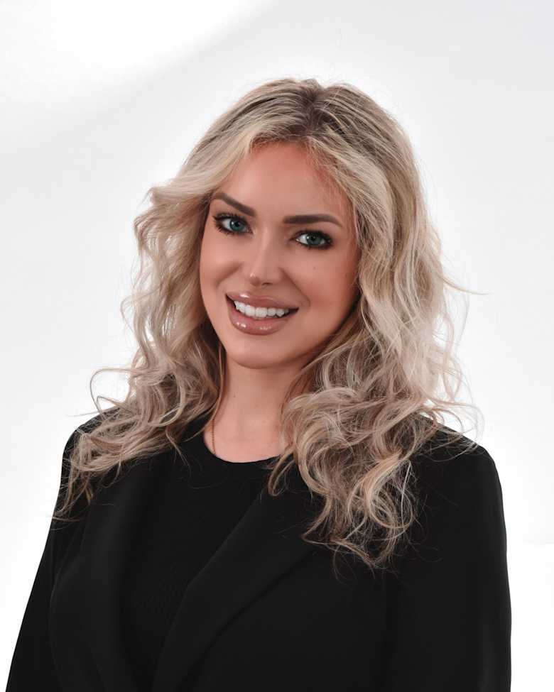 Portrait of Gréta Kieras, Manager, External Communications at JLL in Las Vegas