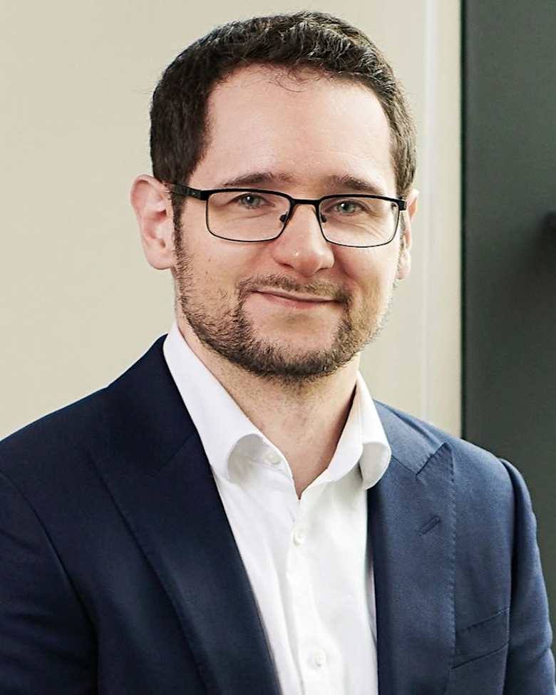 Portrait of Ibrahim Yate, Research Director, JLL Technology Consulting at JLL in London