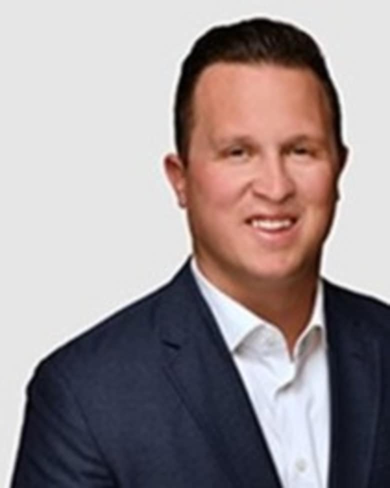 Portrait of Matt Schiffler, Managing Director at JLL in Chicago