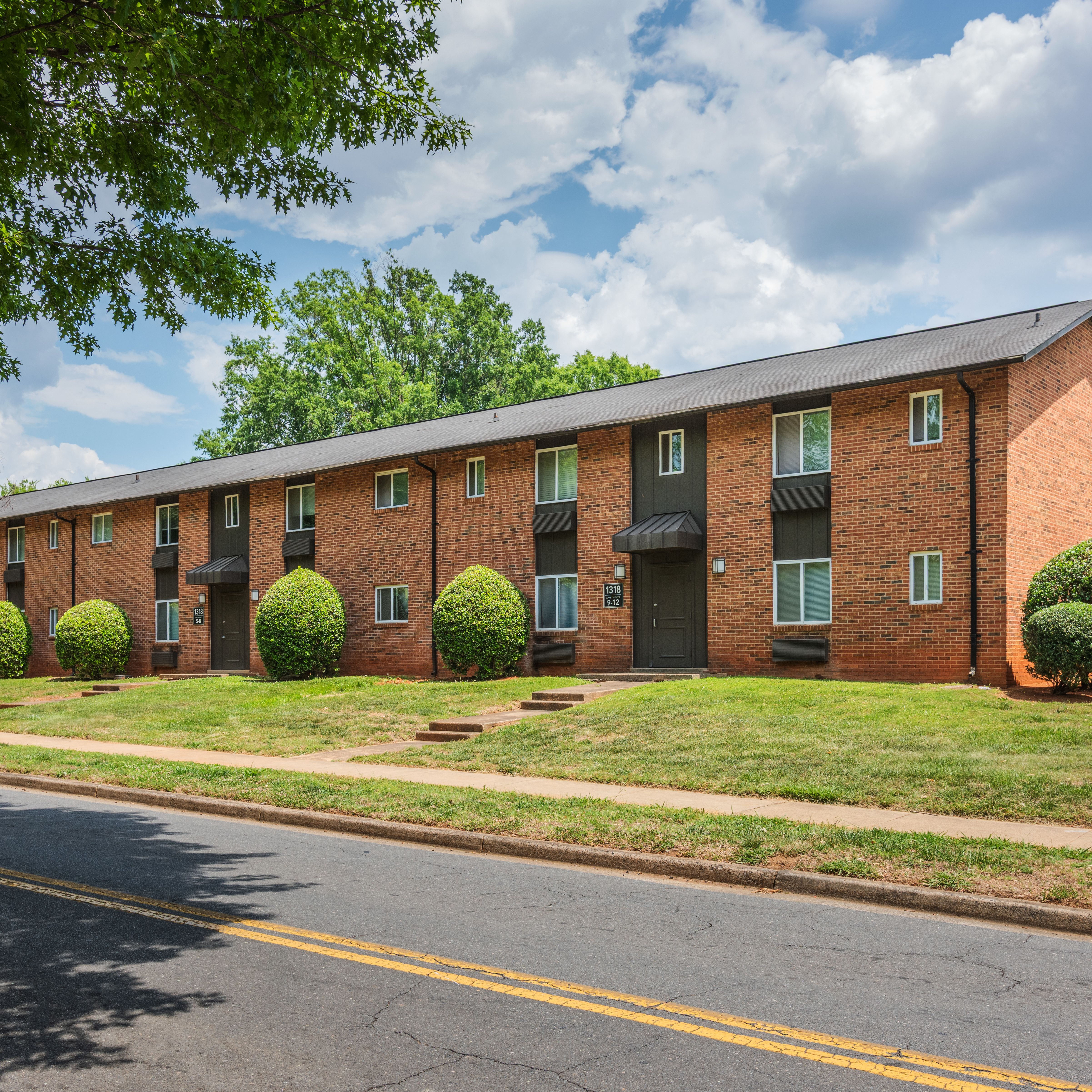 LOSO Living — Sale in Charlotte, NC, photo 1 of 8