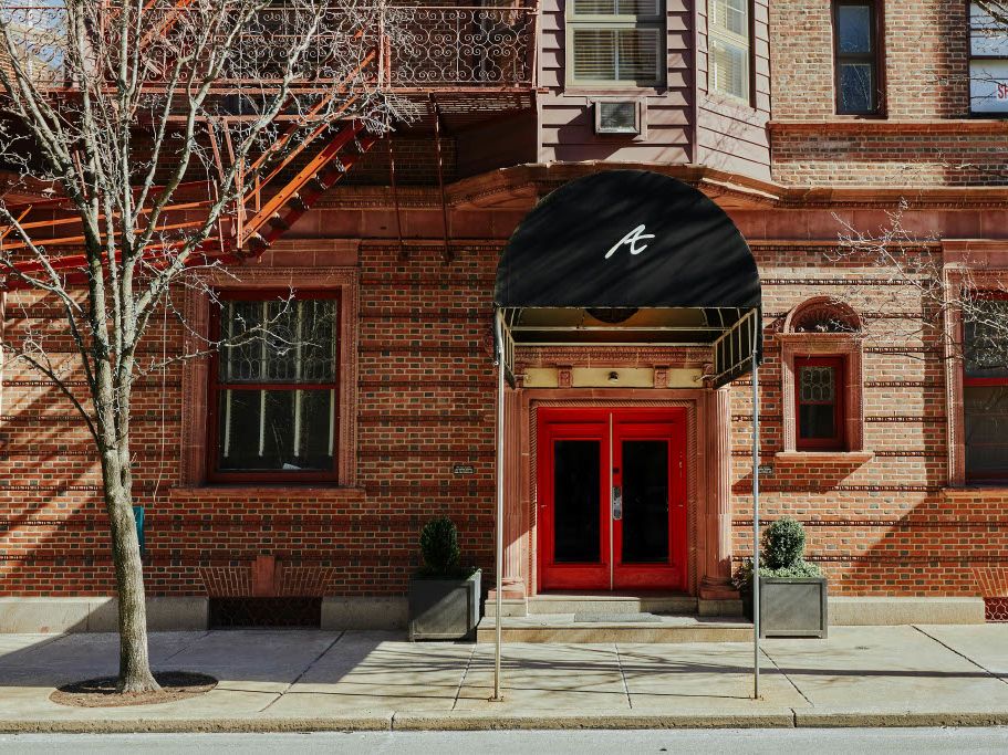 Alexander Inn — Sale in Philadelphia, PA, photo 2 of 8