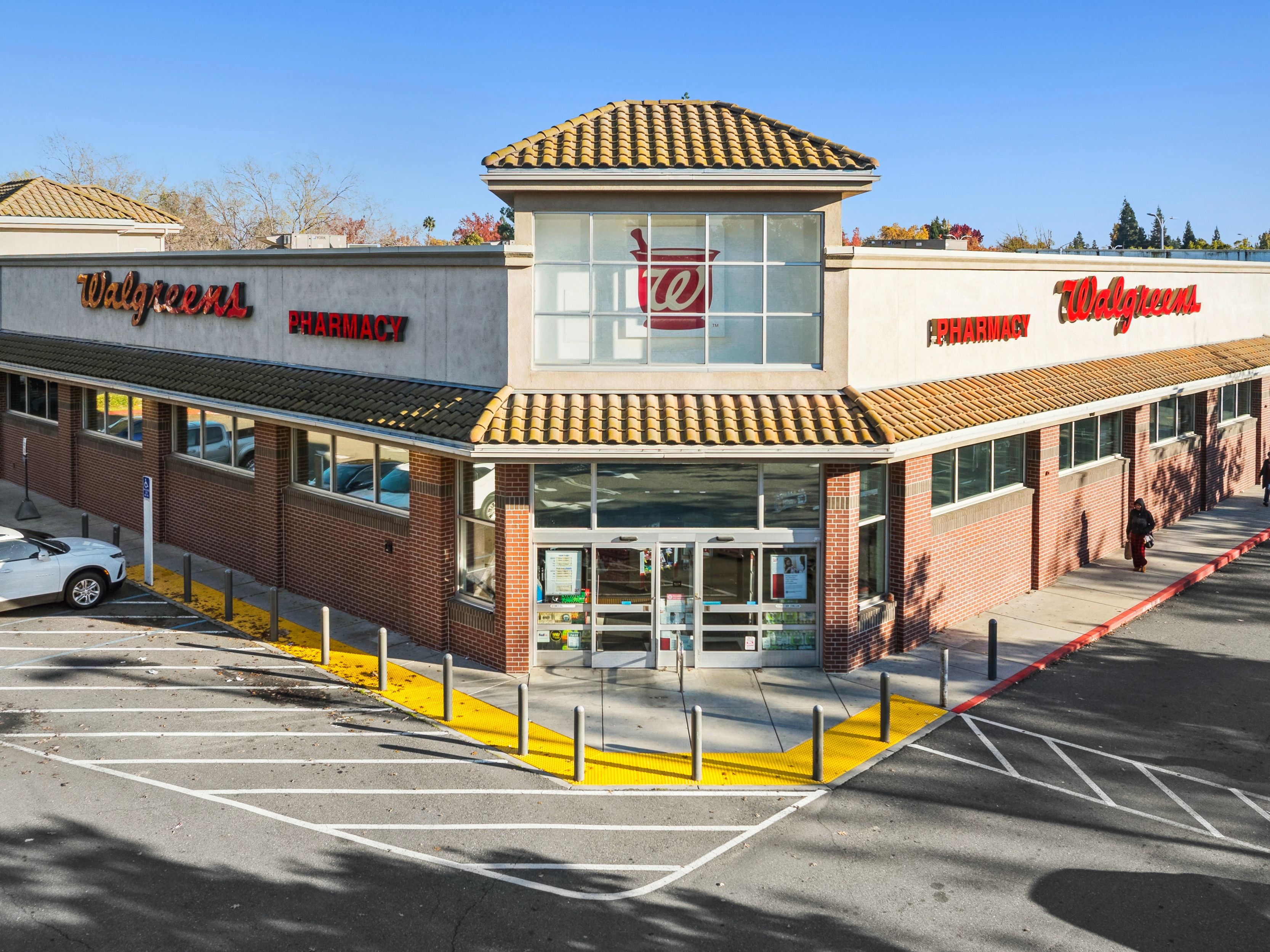 Walgreens - Sacramento, CA — Sale in Sacramento, CA, photo 2 of 8