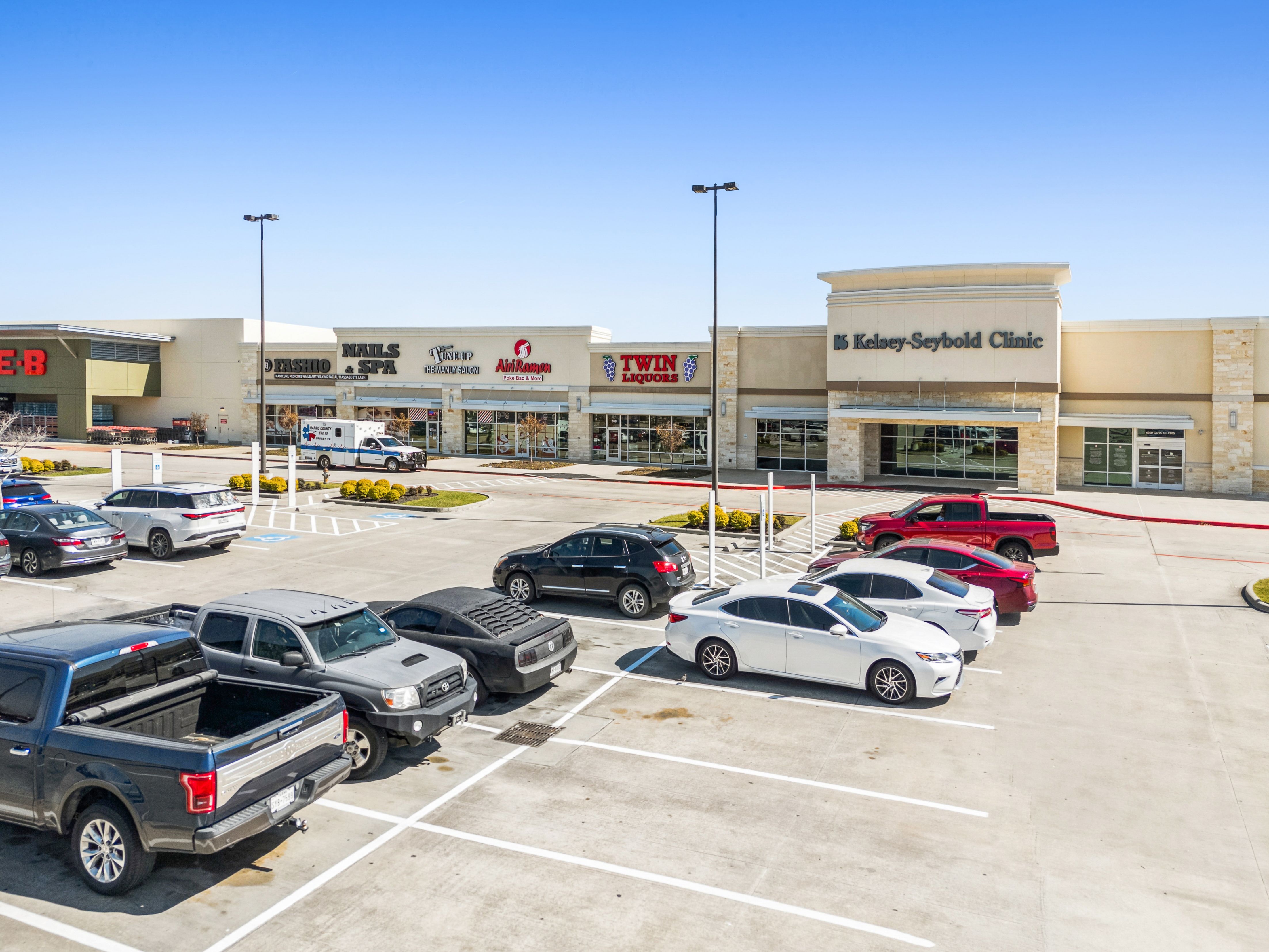 Baytown Shops - Phase I — Sale in Baytown, TX, photo 2 of 8