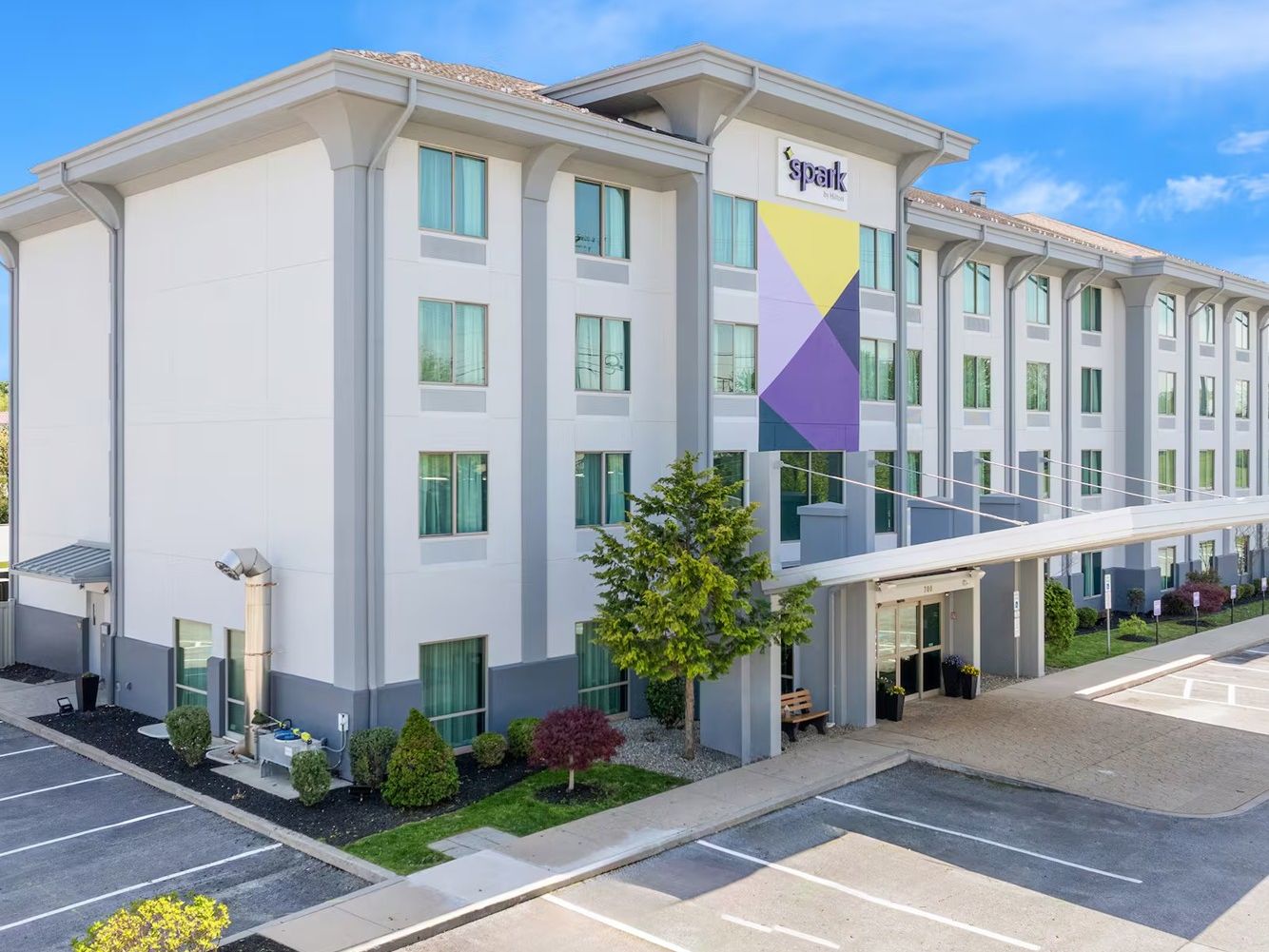 Spark by Hilton Exton — Sale in Exton, PA, photo 2 of 8