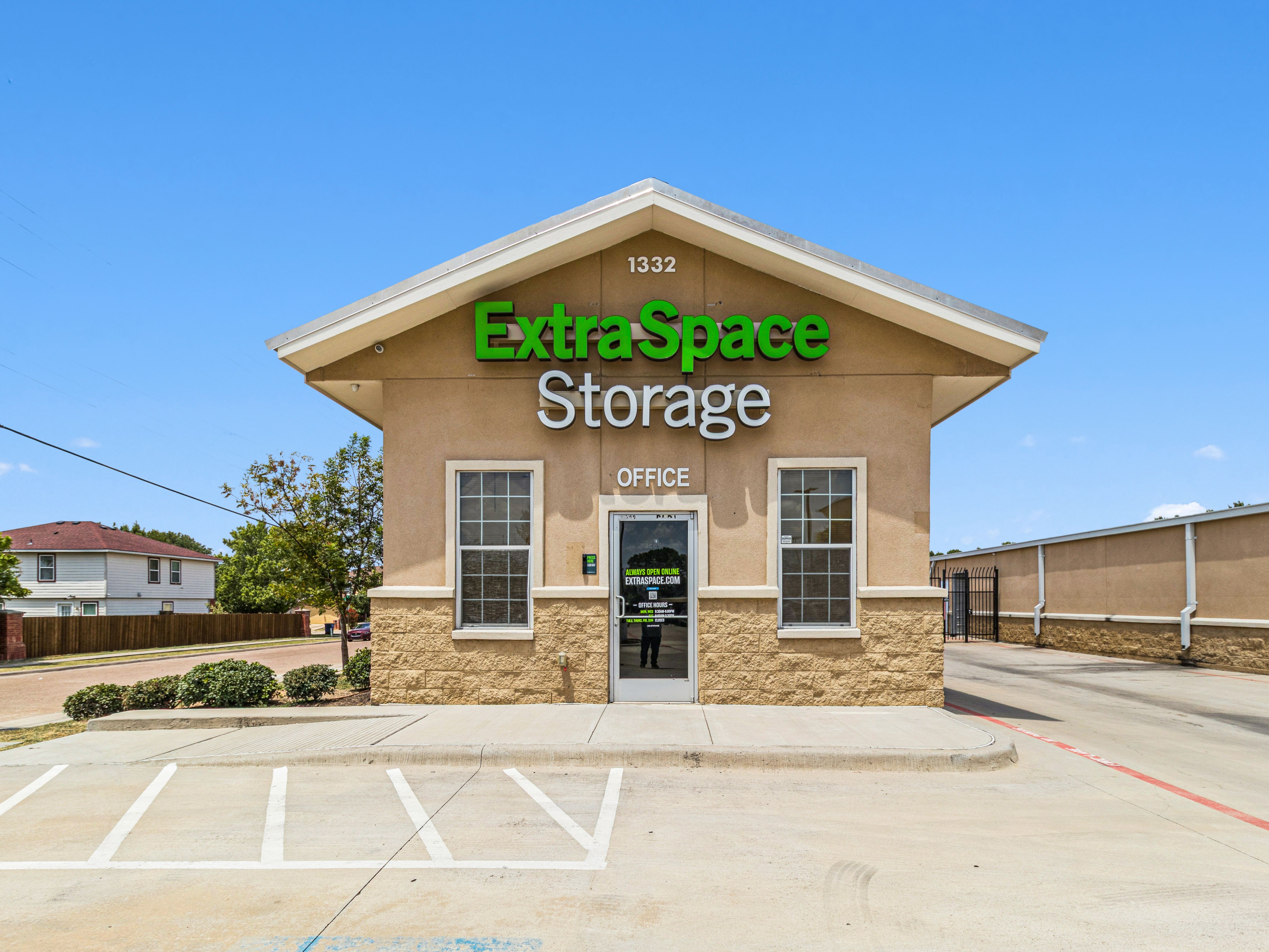 Extra Space Storage | Dallas, TX — Sale in Dallas, TX, photo 2 of 8