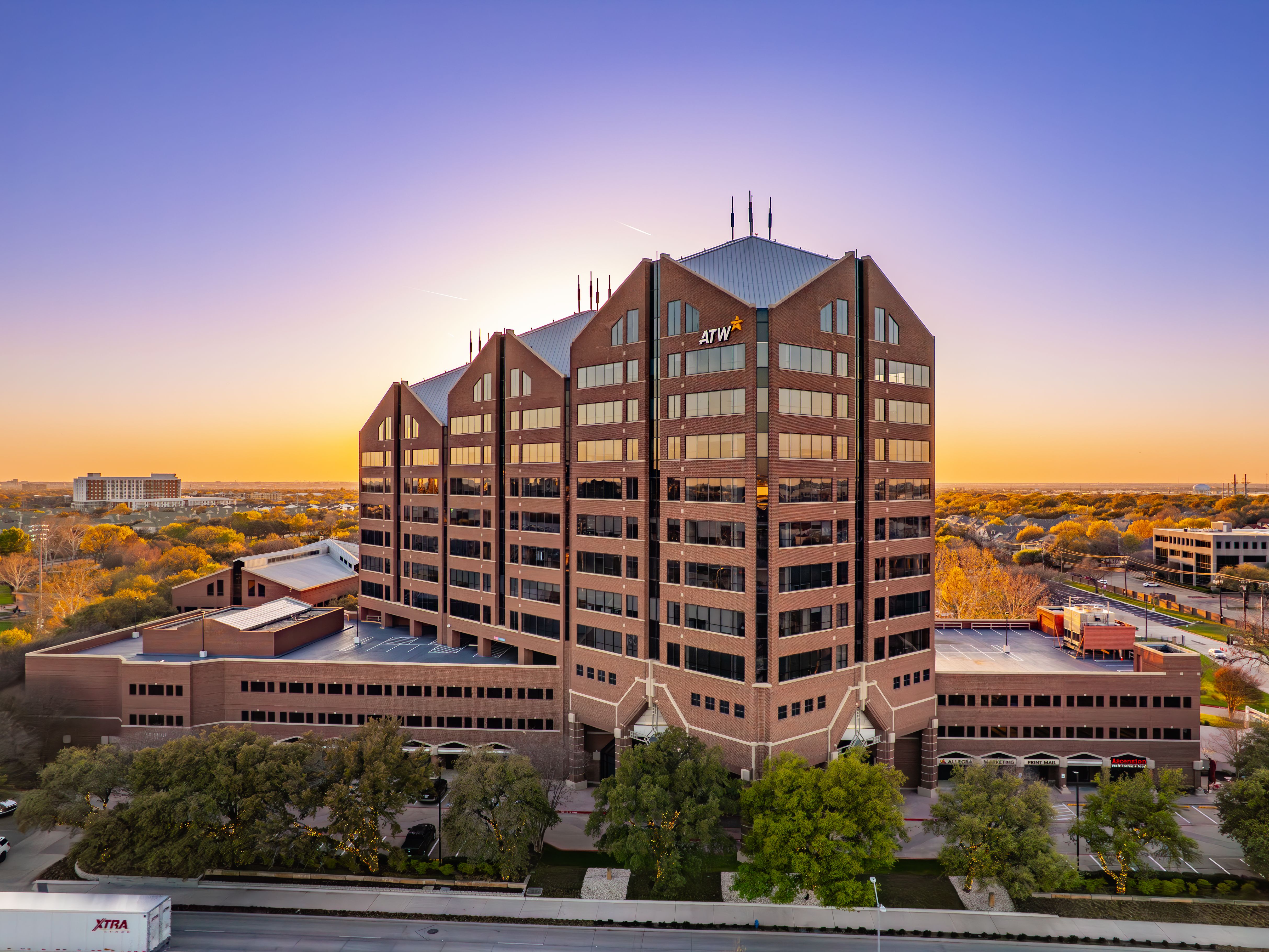 Greenhill Towers — Sale in Addison, TX, photo 2 of 8