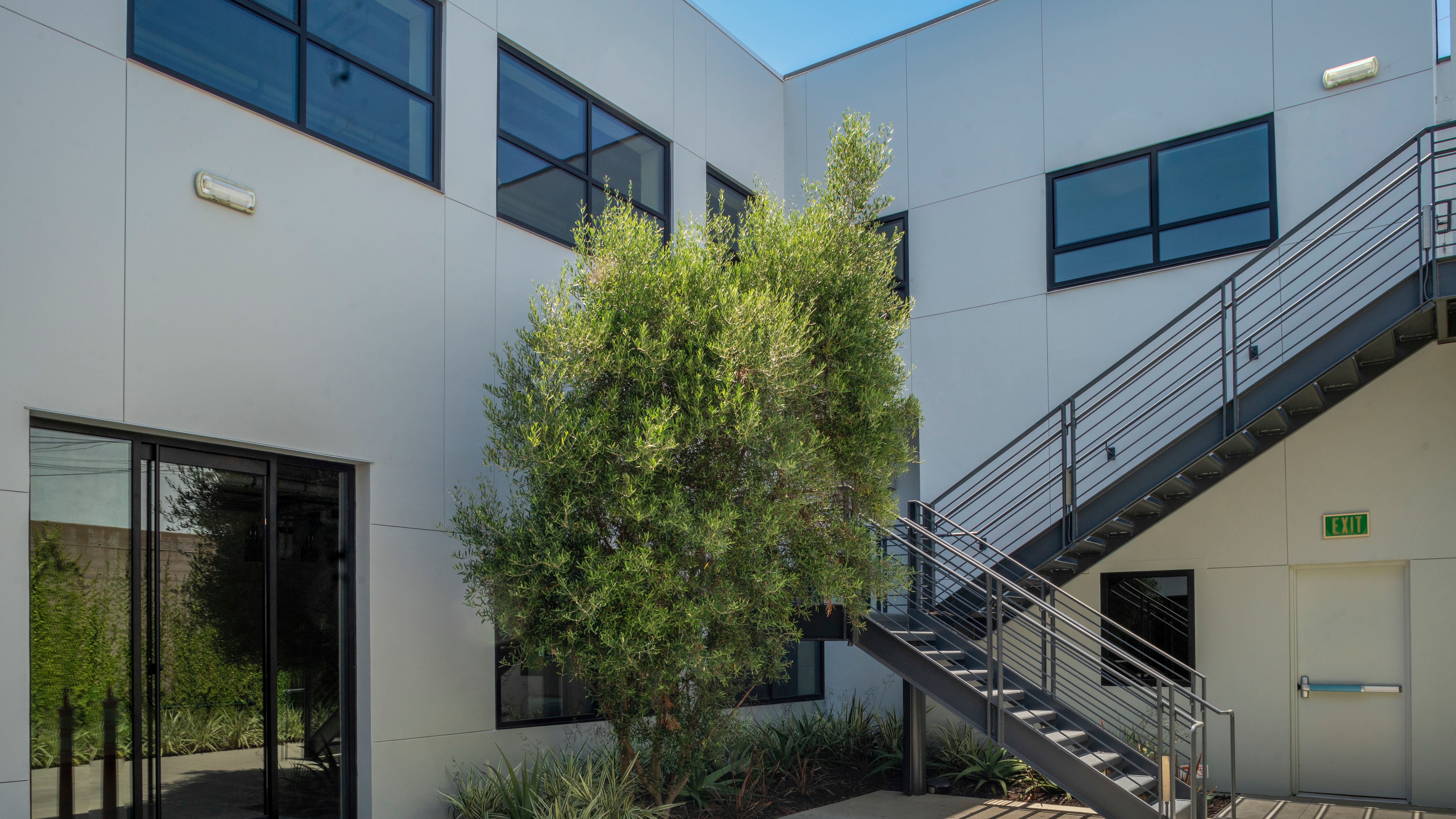 2101 Wilshire 2024 — Sale in Santa Monica, CA, photo 7 of 8