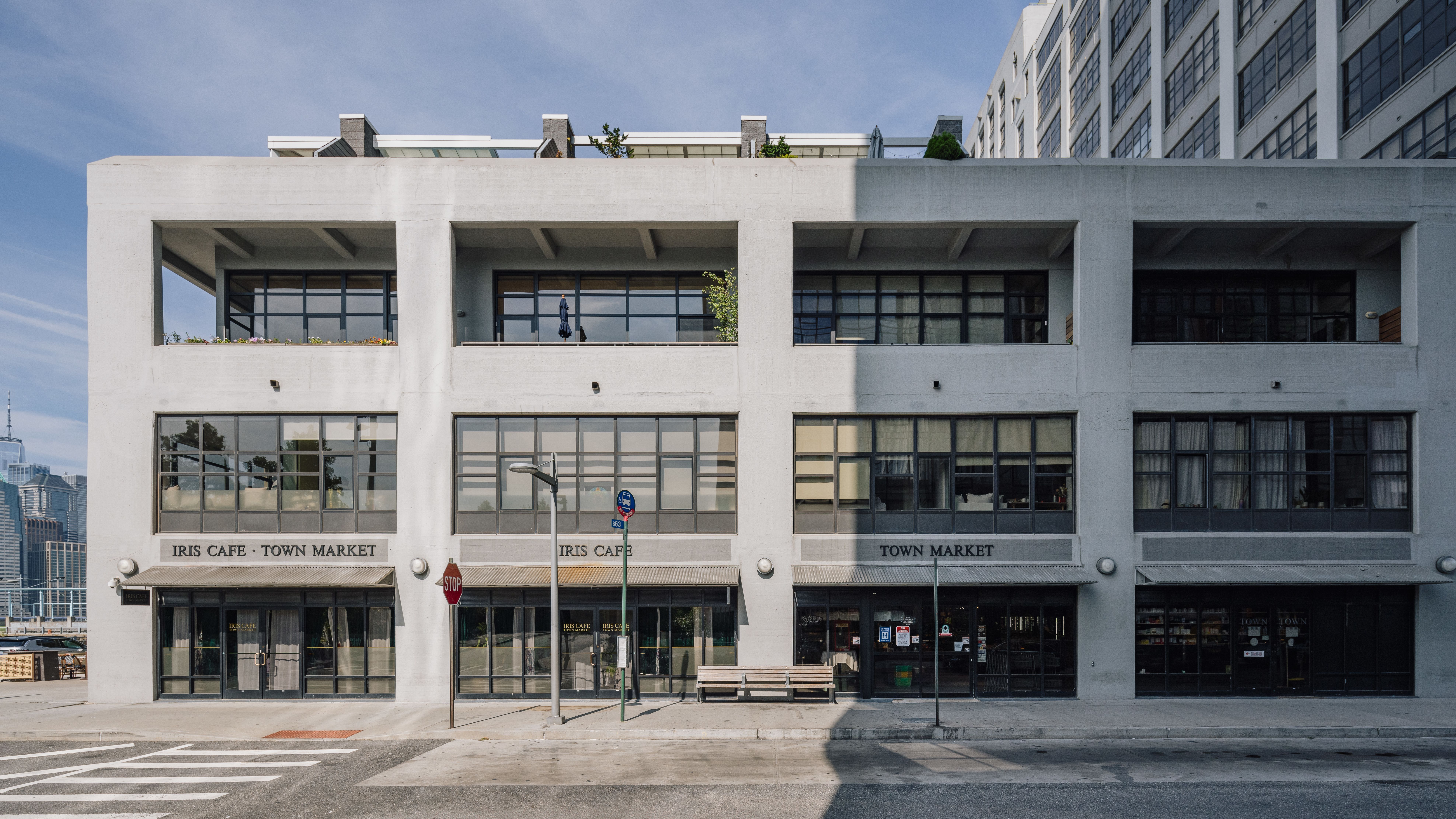 One Brooklyn Bridge Park – Retail & Parking Condominium — Sale in Brooklyn, NY, photo 8 of 8