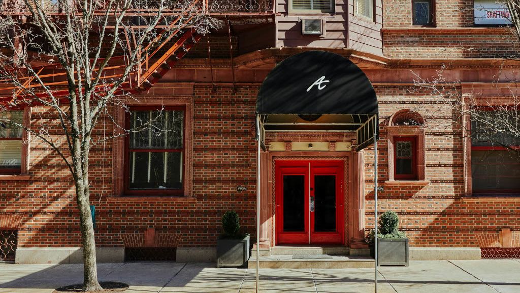 Alexander Inn — Sale in Philadelphia, PA, photo 1 of 8
