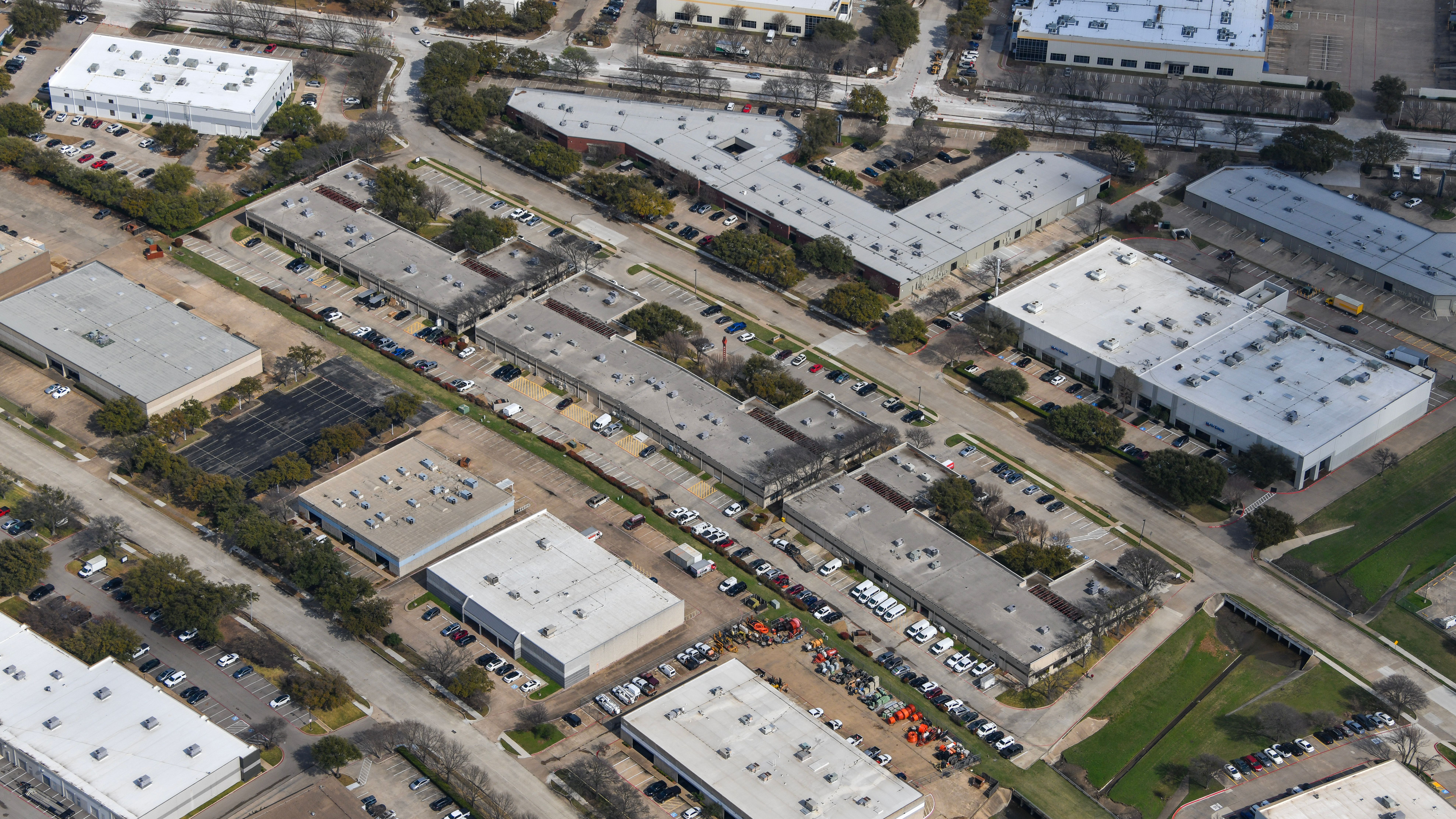 Renaissance Tech Centre — Sale in Richardson, TX, photo 1 of 8