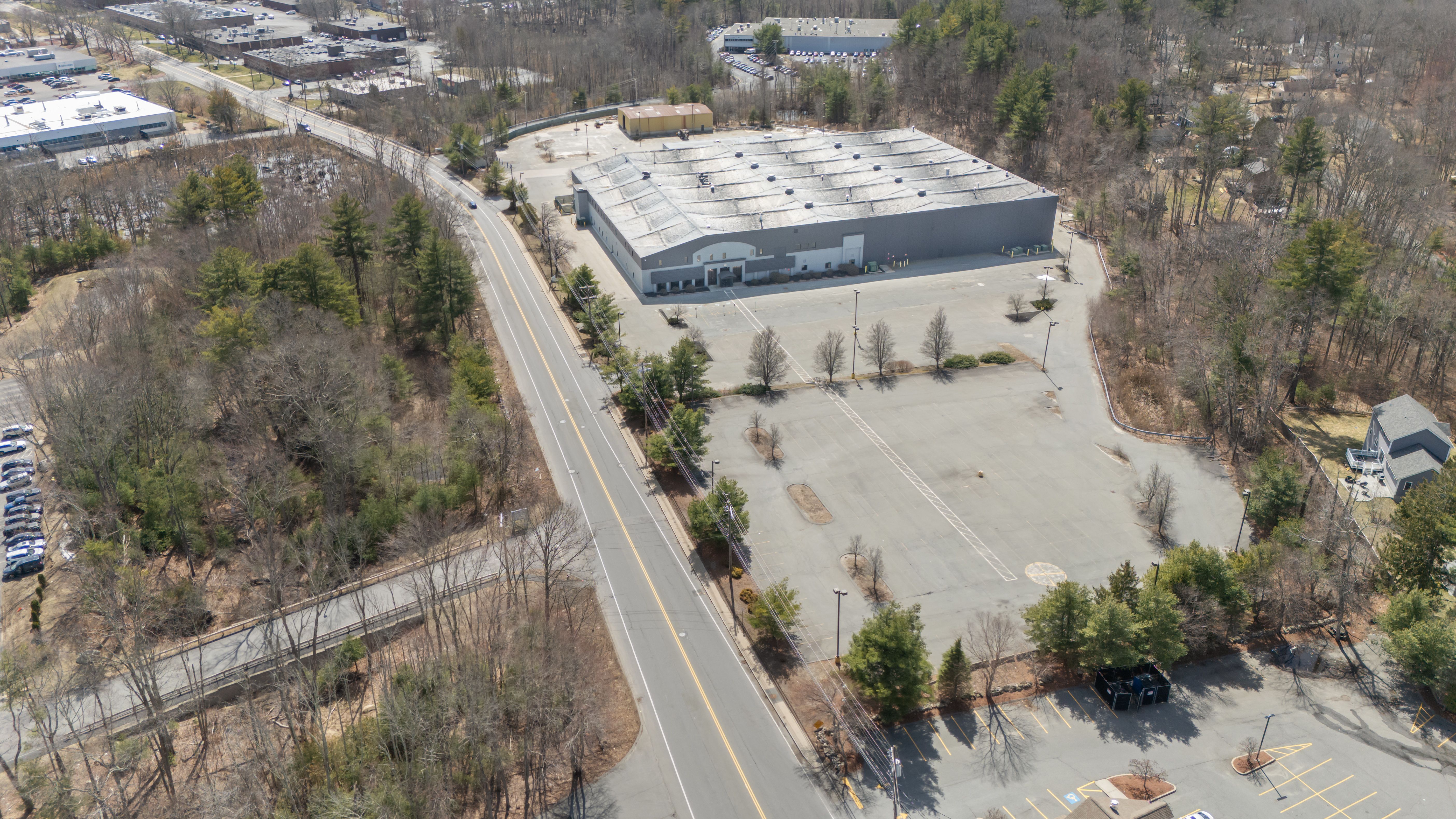80 South St — Sale in Hopkinton, MA, photo 7 of 8