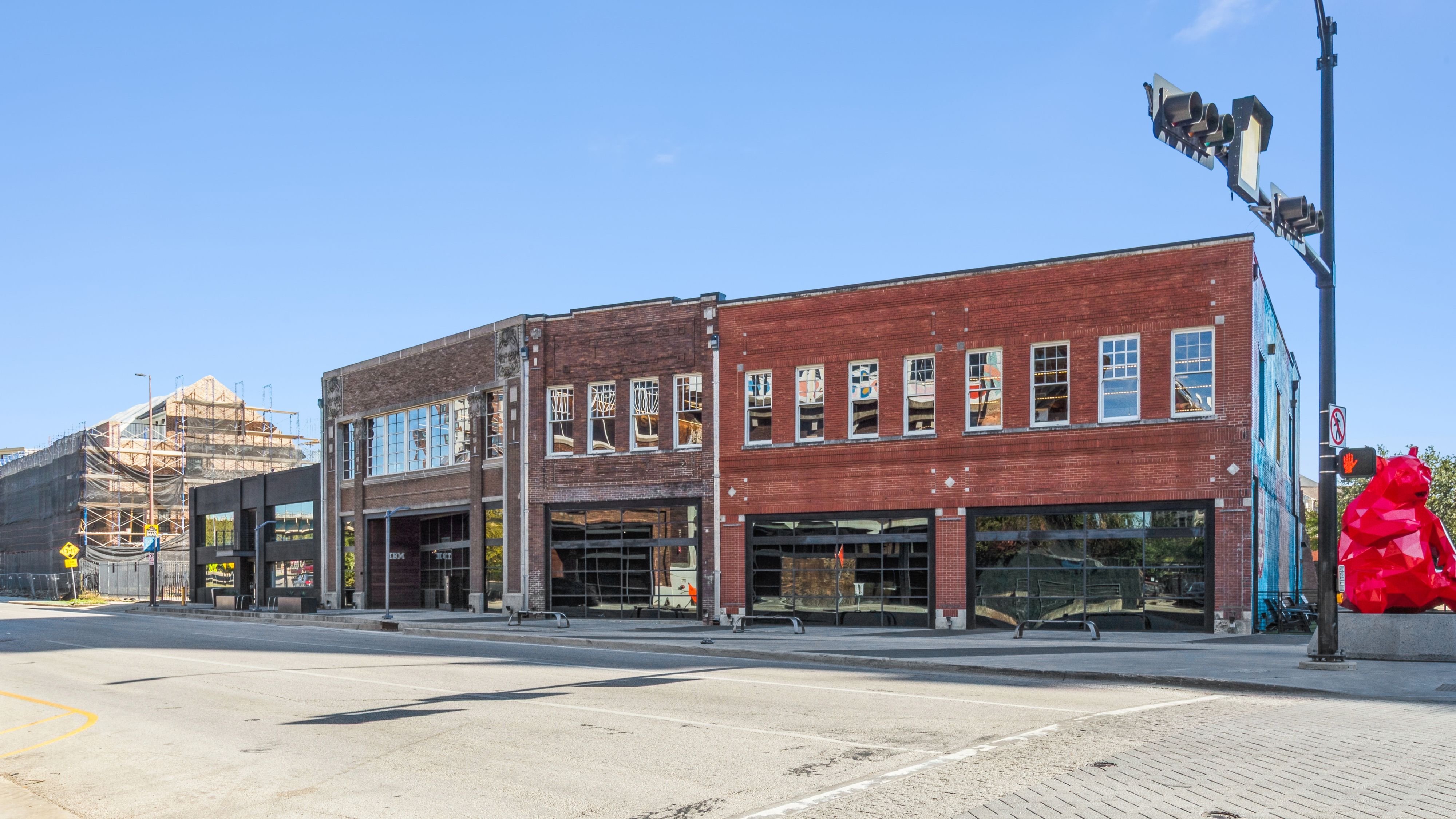 East Quarter - 2026 Brick & Beam — Sale in Dallas, TX, photo 5 of 8