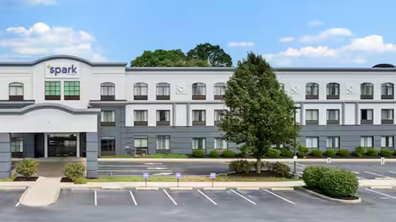 Spark by Hilton Lancaster Dutch Country — Sale in Lancaster, PA, photo 1 of 8