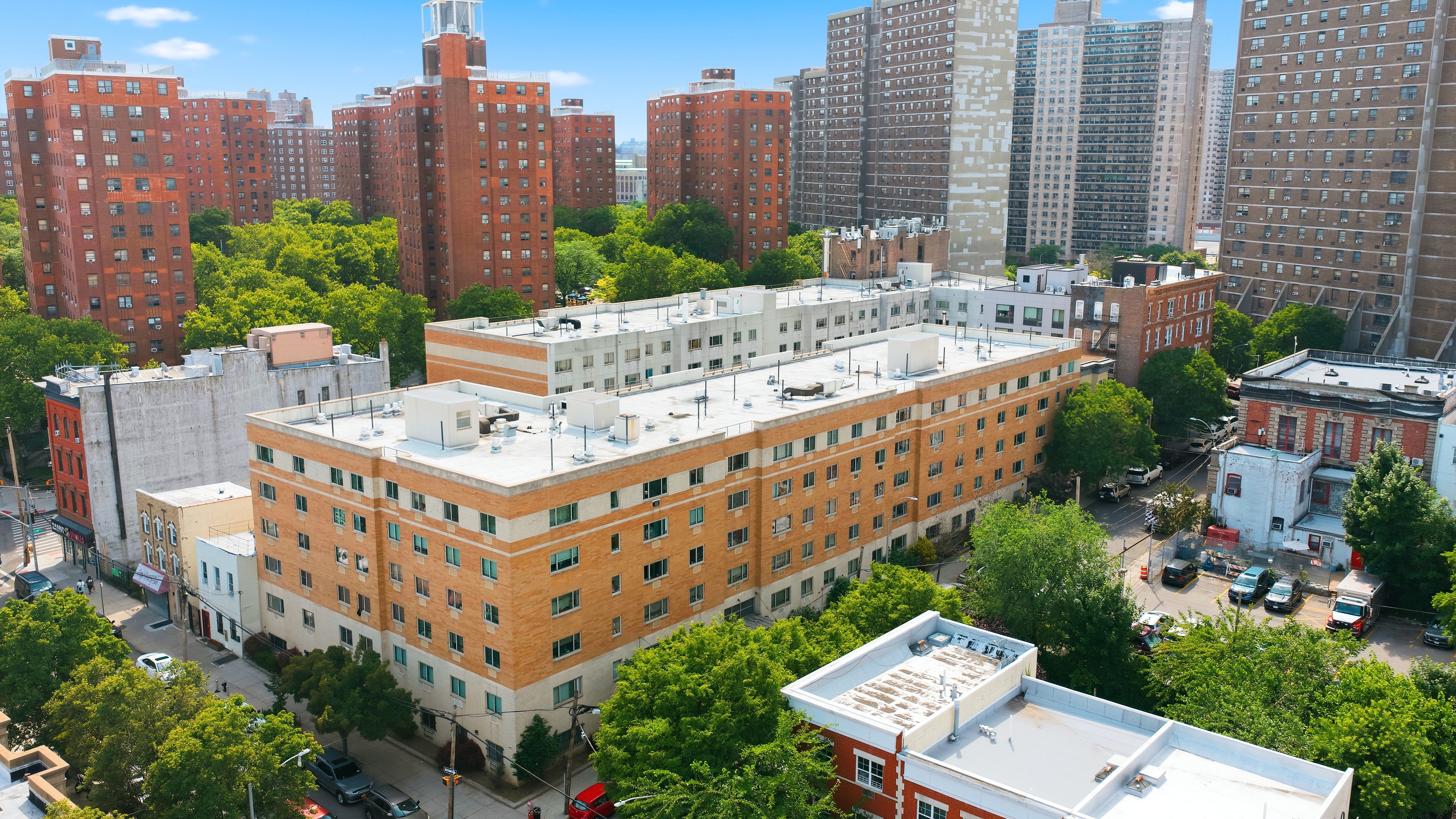 424 Bedford Ave — Sale in Brooklyn, NY, photo 5 of 6