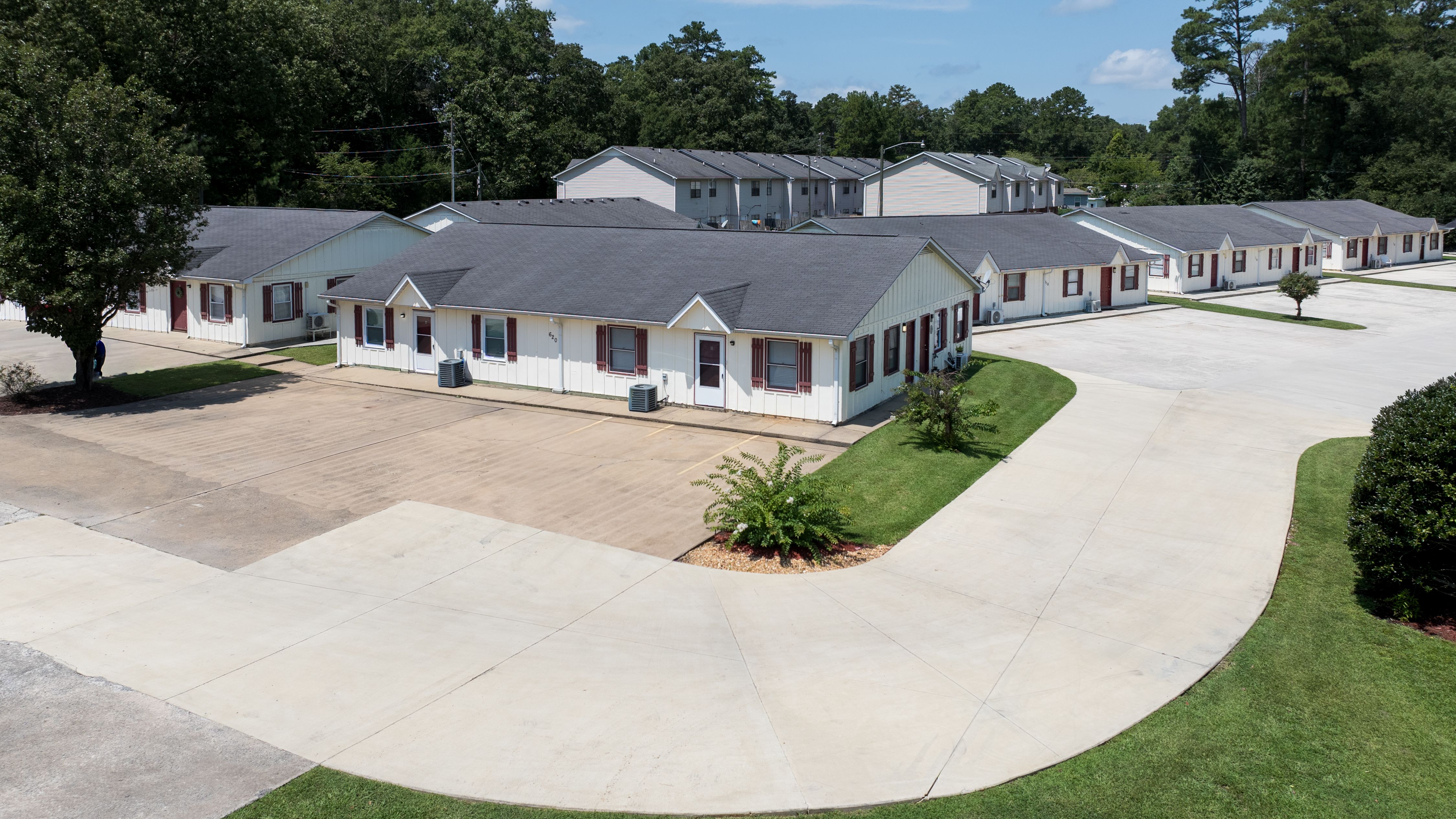 Willow Way — Sale in Rome, GA, photo 1 of 8