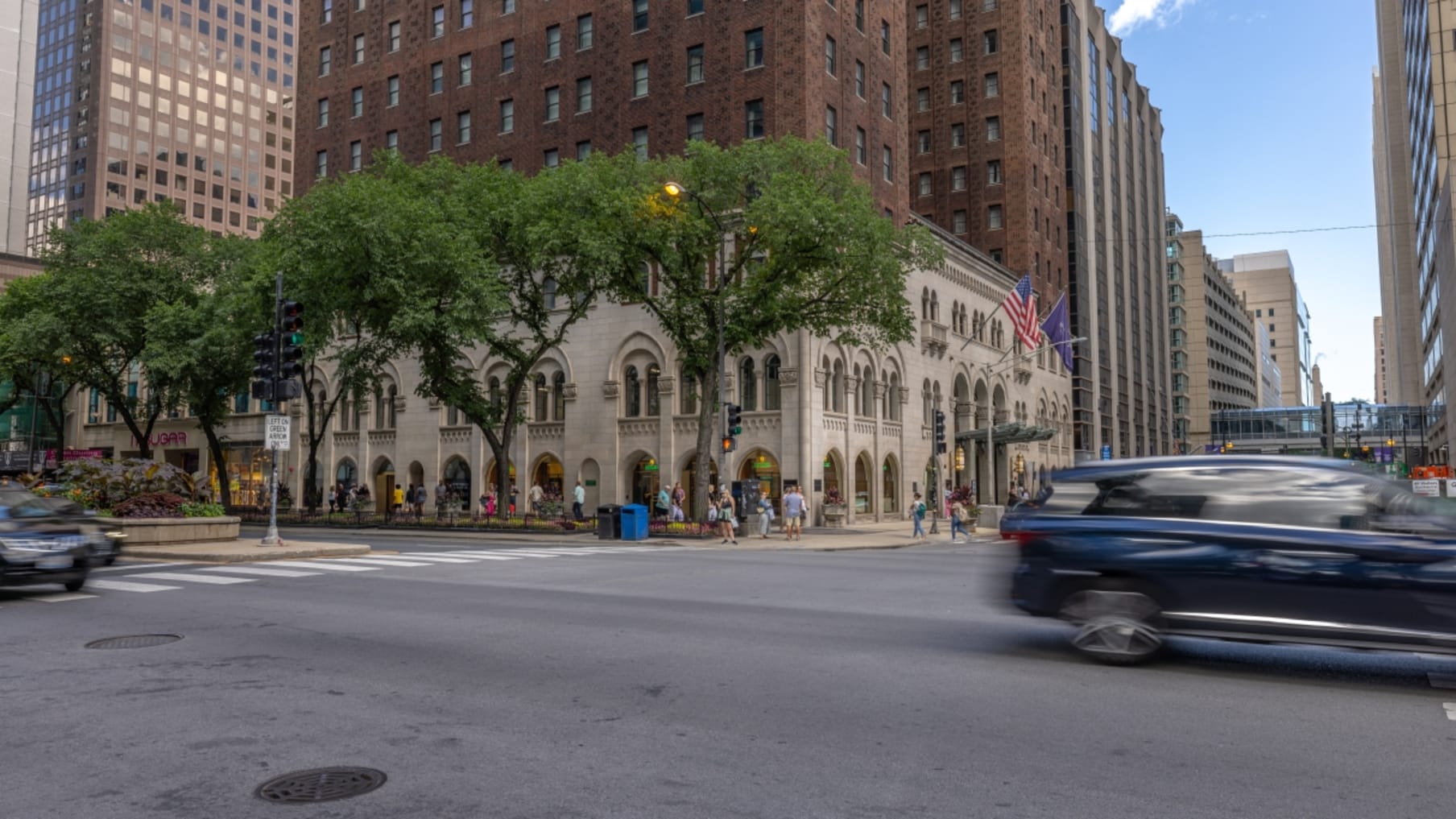 701 North Michigan Avenue 5_Actifs en vente