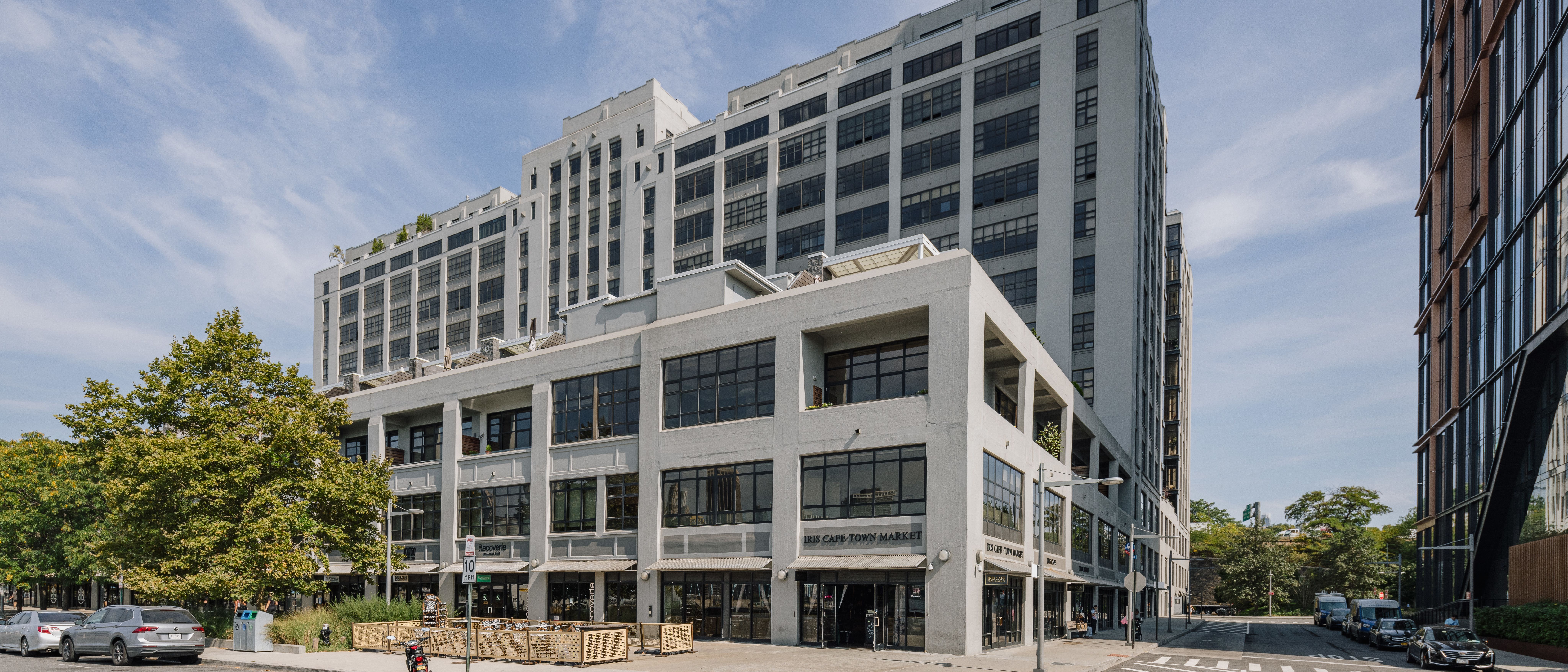 One Brooklyn Bridge Park – Retail & Parking Condominium — Sale in Brooklyn, NY, photo 7 of 8