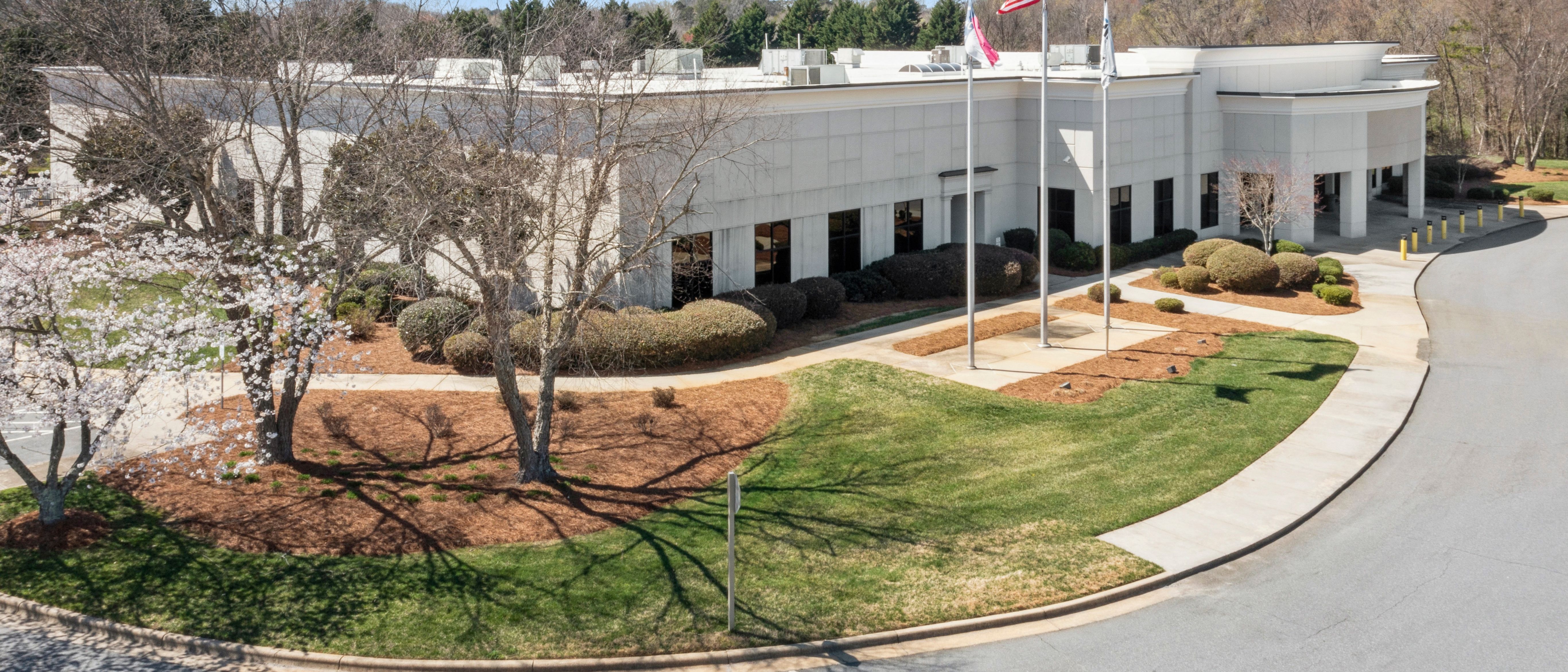 Pinnacle Bank - High Point, NC (University Pkwy) — Sale in High Point, NC, photo 4 of 8