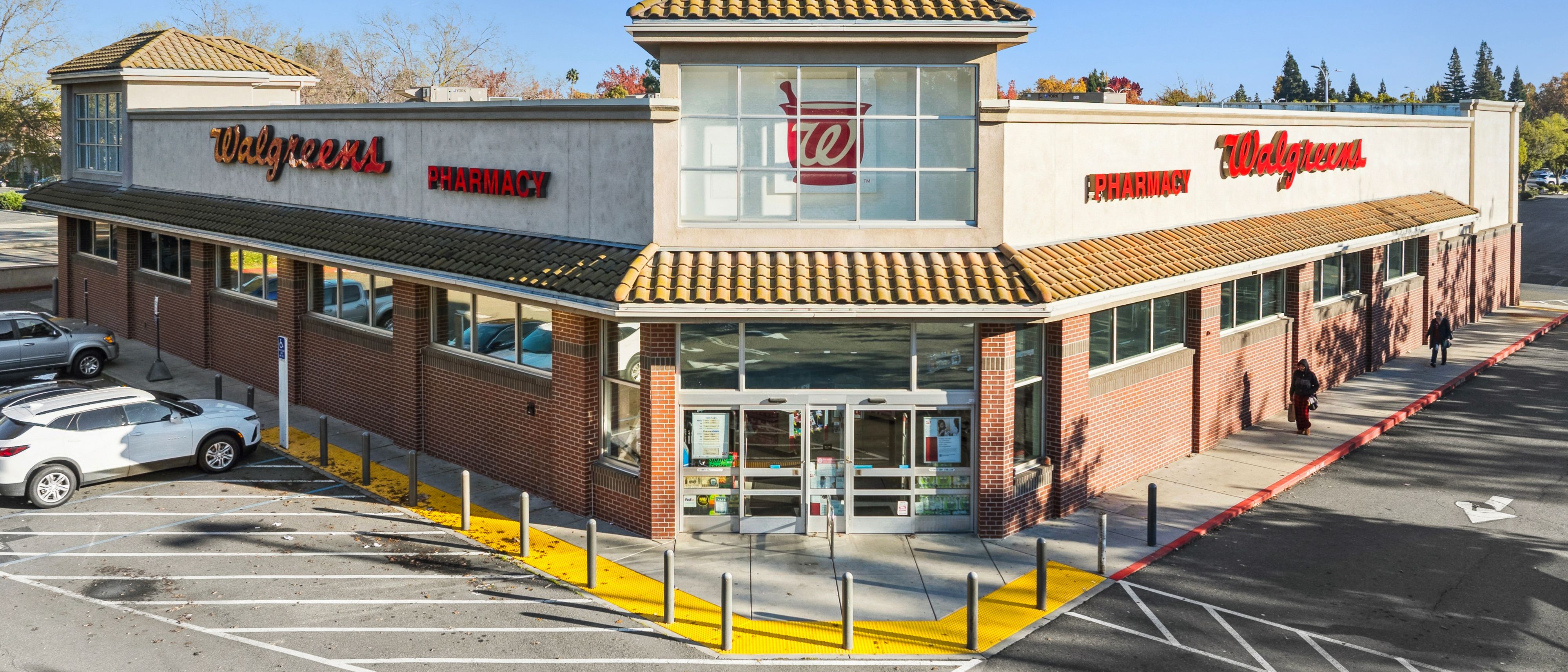 Walgreens - Sacramento, CA — Sale in Sacramento, CA, photo 3 of 8