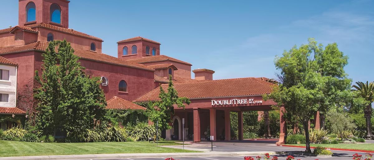 DoubleTree Hotel Sonoma Wine Country — Sale in Rohnert Park, CA, photo 3 of 8