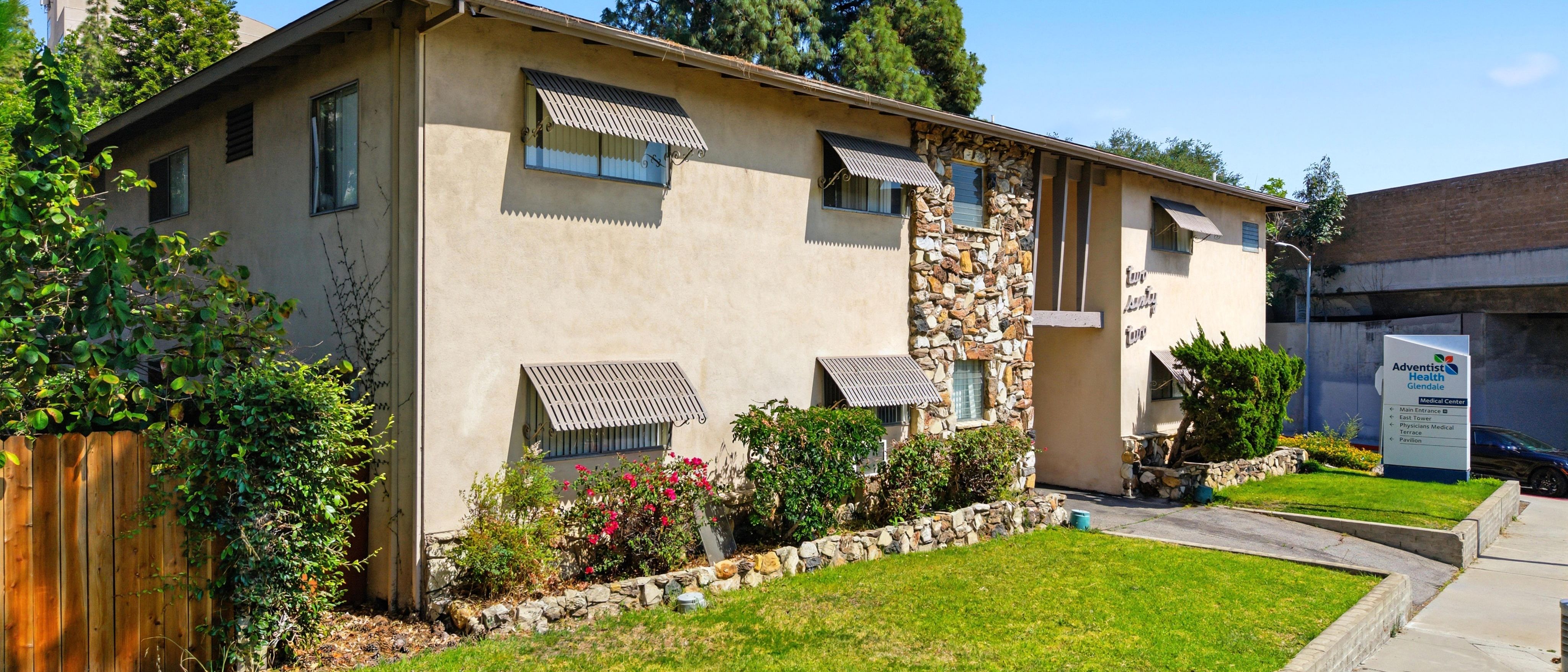 Sinclair Portfolio — Sale in Glendale, CA, photo 4 of 8
