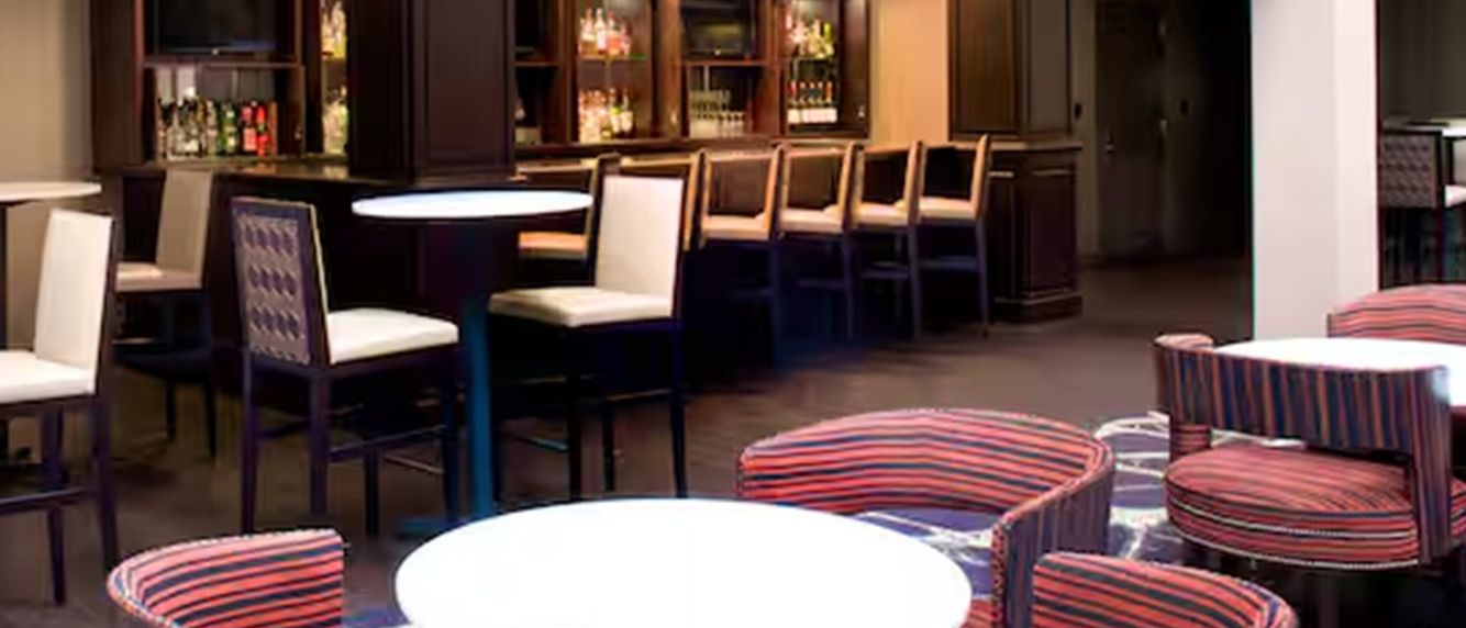 Embassy Suites by Hilton Philadelphia Airport — Sale in Philadelphia, PA, photo 5 of 8