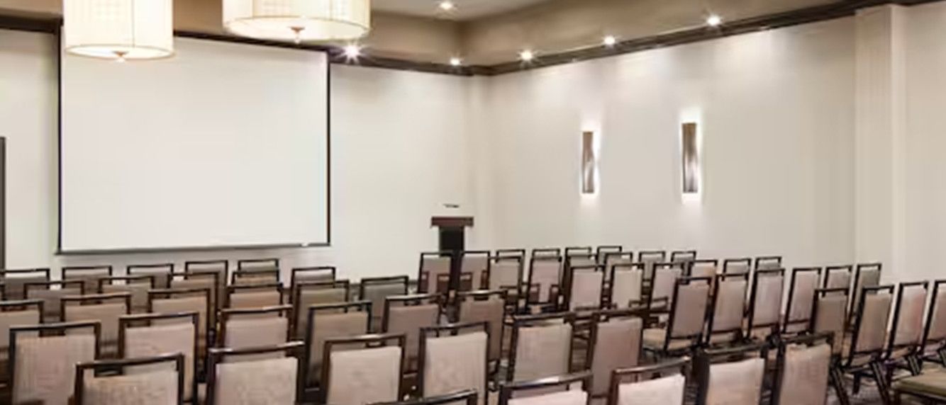 Embassy Suites by Hilton Philadelphia Airport — Sale in Philadelphia, PA, photo 7 of 8