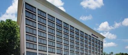Hampton Inn White Plains/Tarrytown — Sale in Elmsford, NY, photo 3 of 8