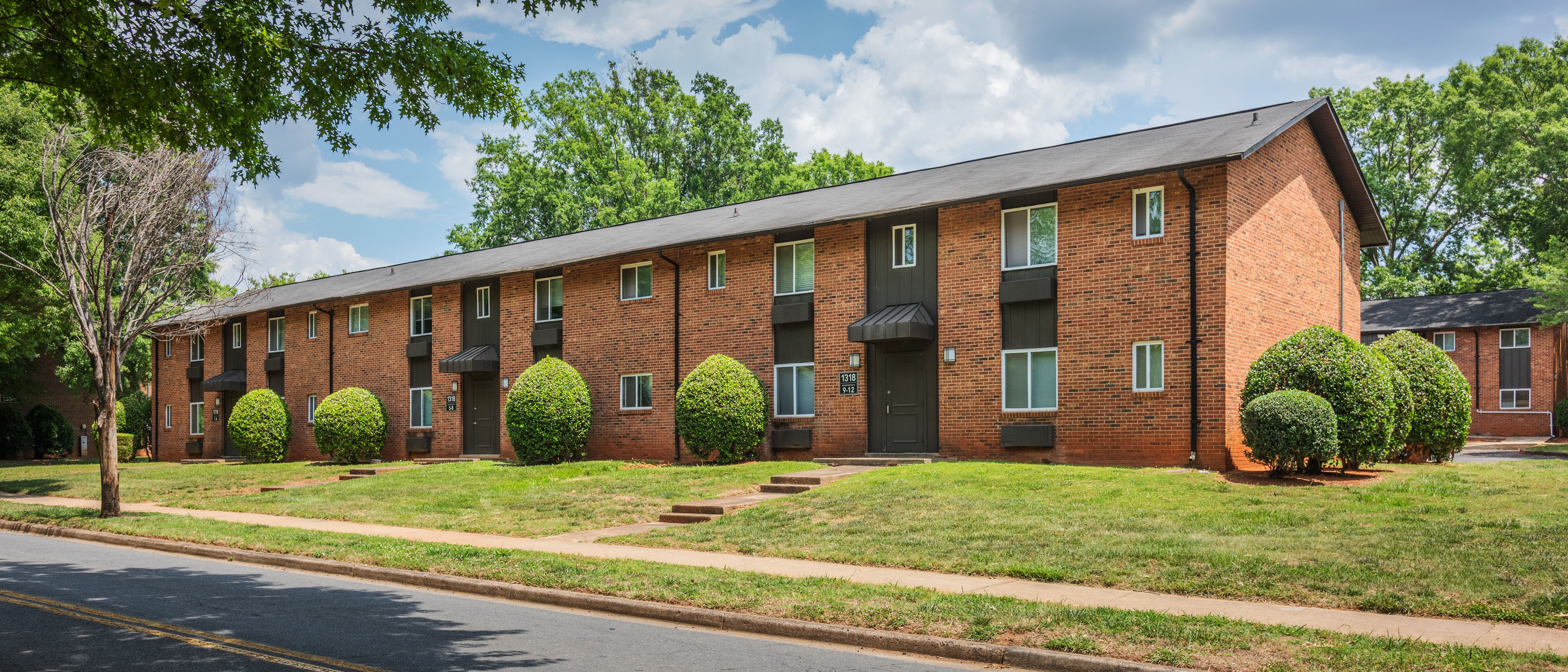 LOSO Living — Sale in Charlotte, NC, photo 2 of 8