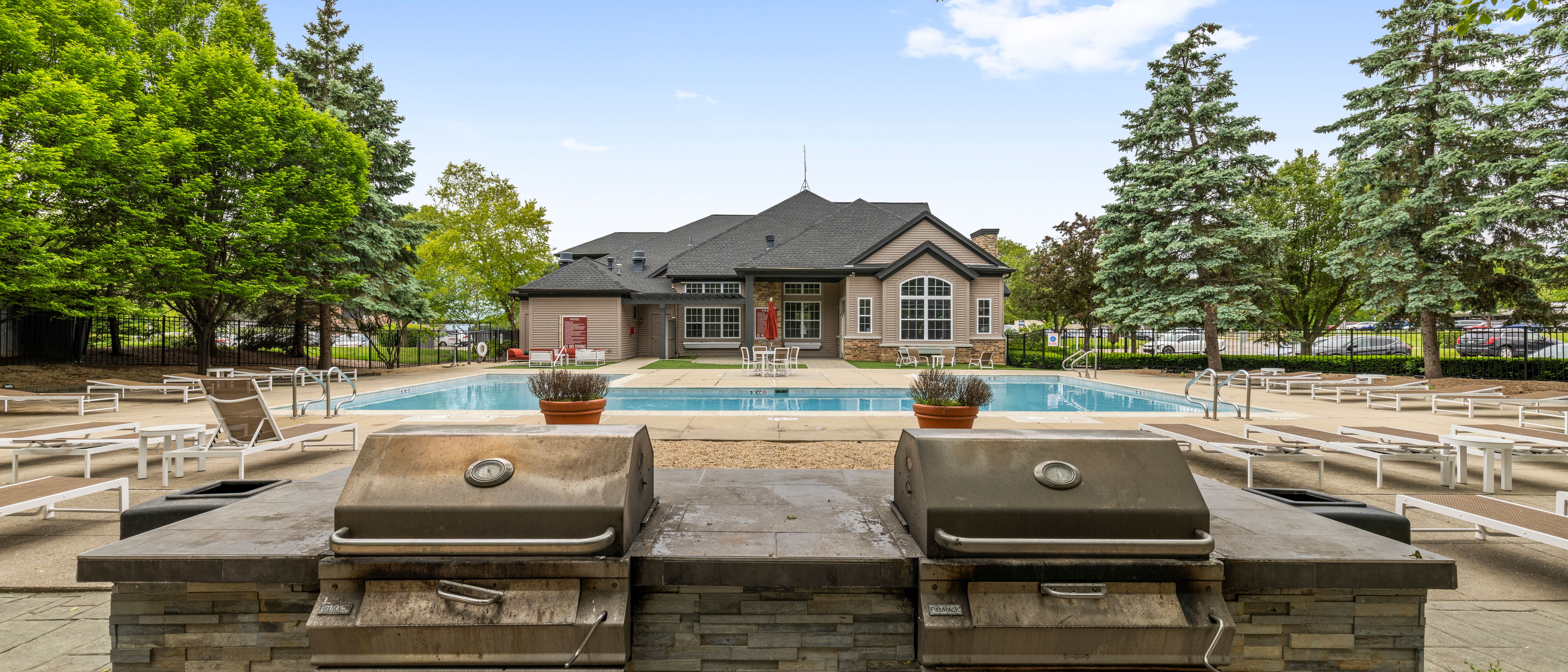The Grove at Schaumburg — Sale in Schaumburg, IL, photo 7 of 8