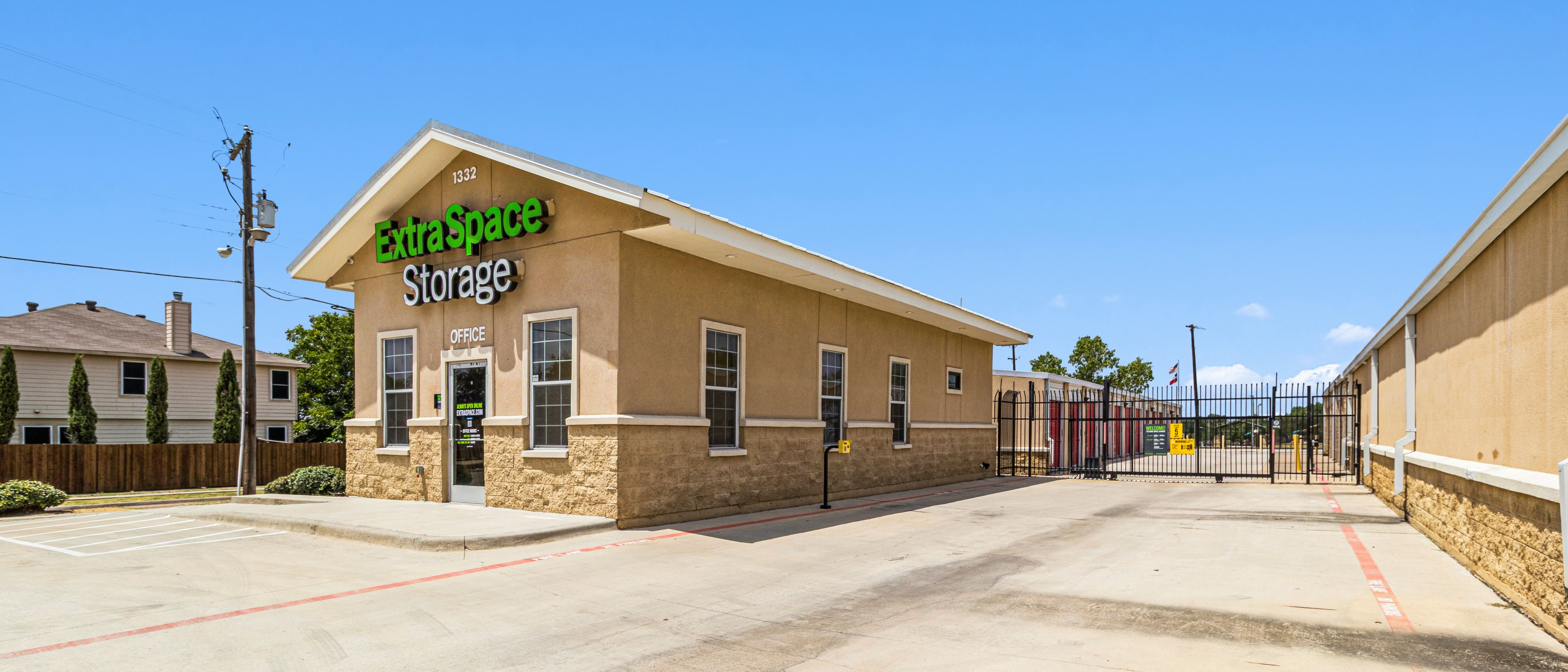 Extra Space Storage | Dallas, TX — Sale in Dallas, TX, photo 4 of 8