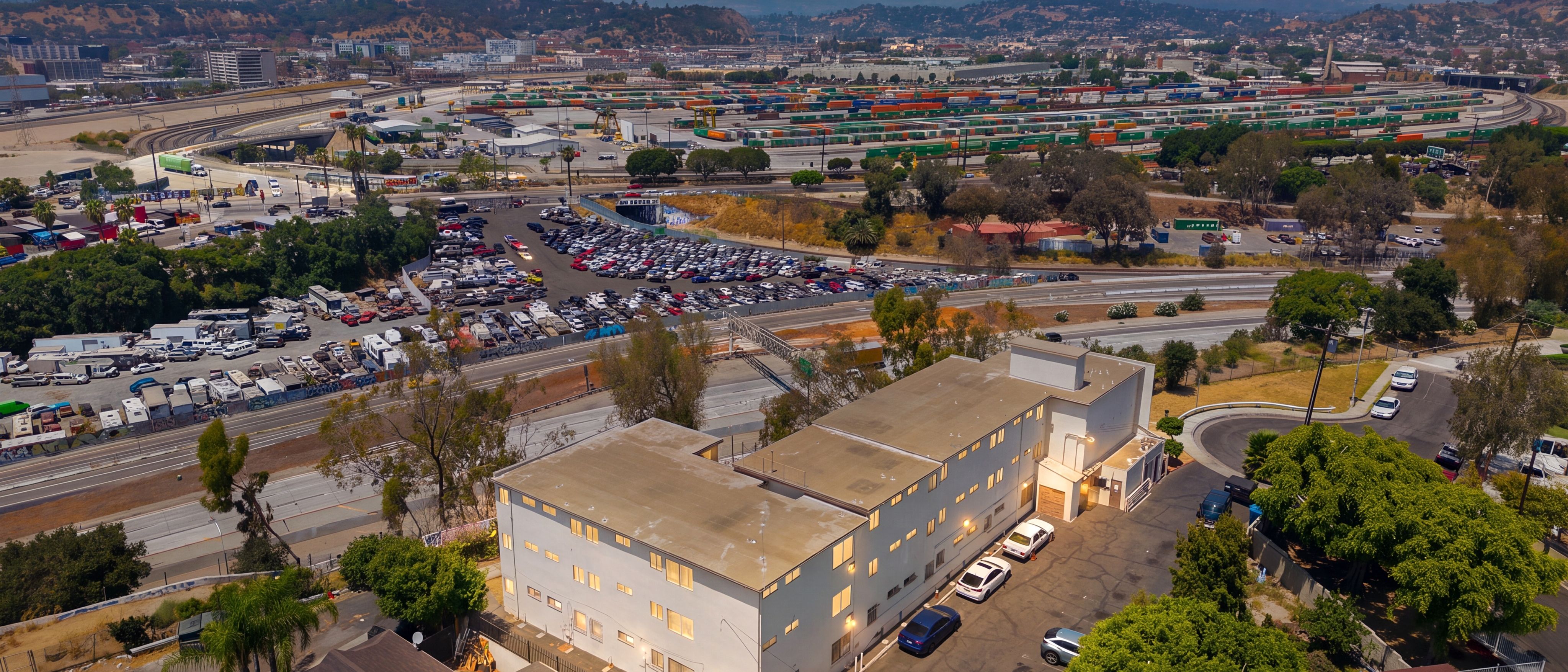 Fairview Apartments — Sale in Los Angeles, CA, photo 4 of 8