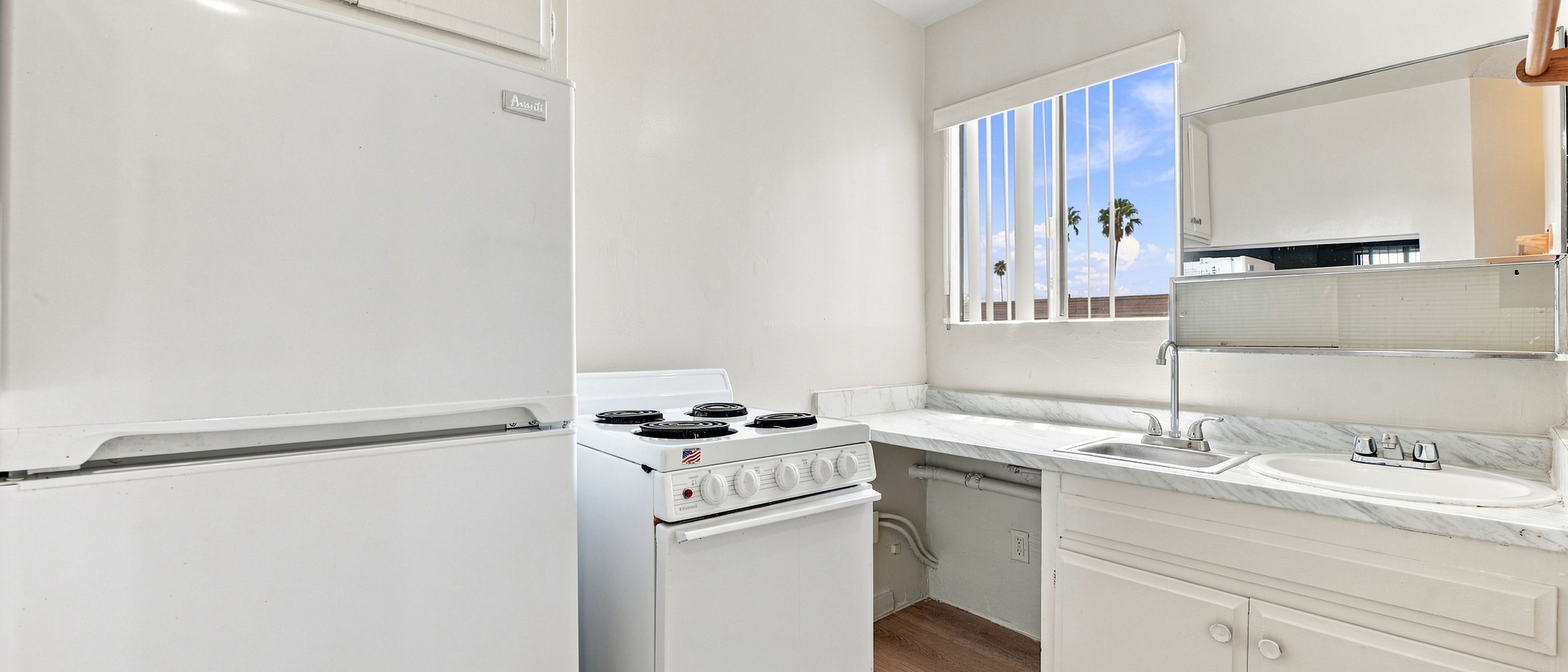 Fairview Apartments — Sale in Los Angeles, CA, photo 7 of 8