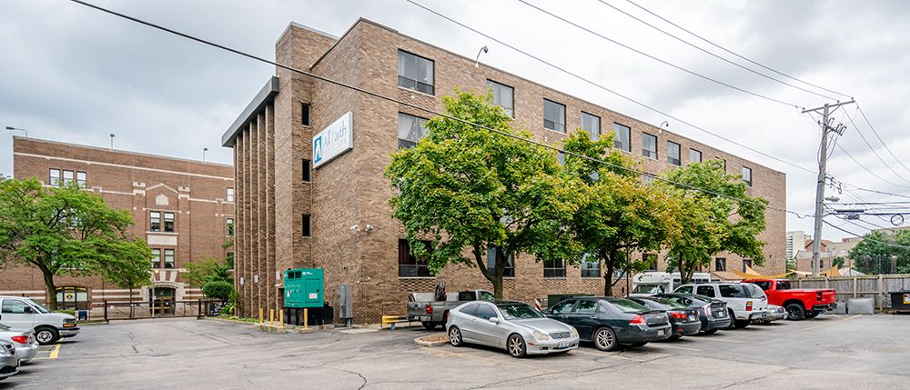 3500 S. Giles — Sale in Chicago, IL, photo 6 of 8
