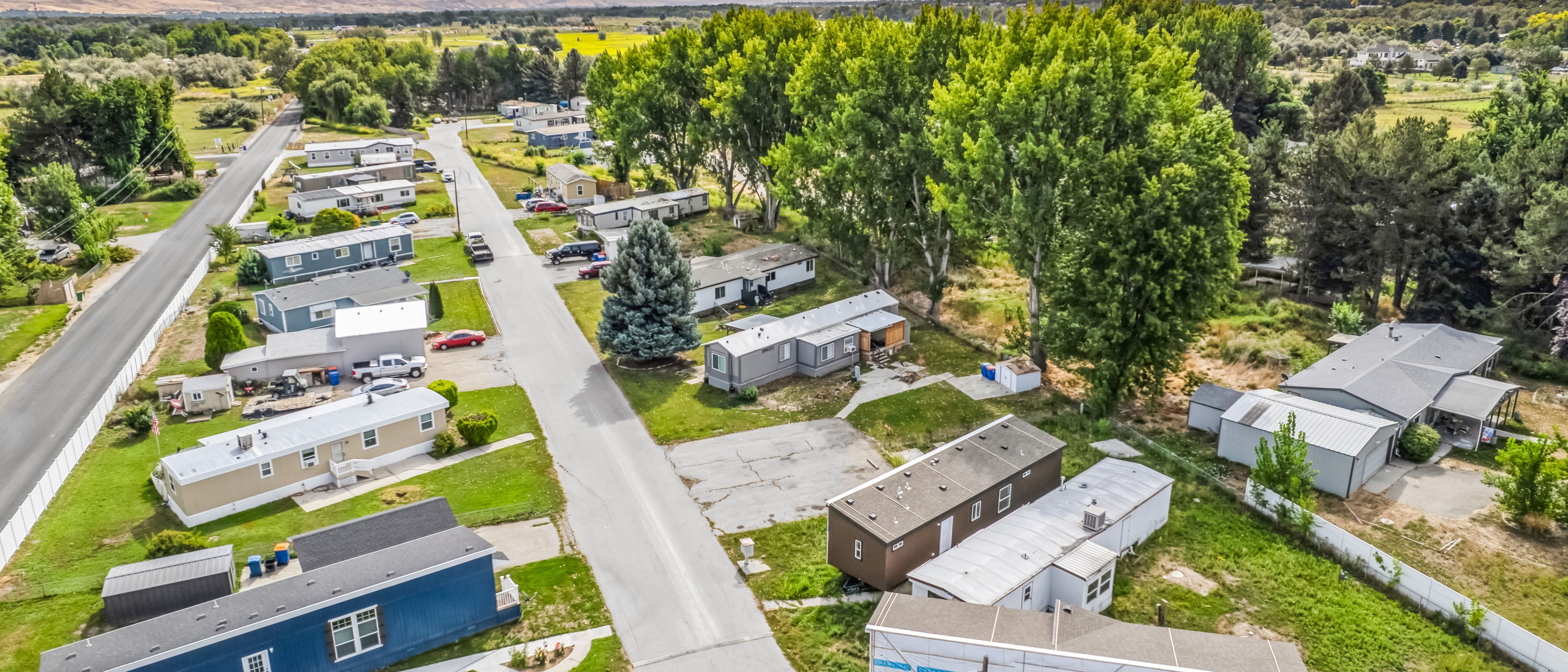 Eagle Mobile Home Community — Sale in Eagle, ID, photo 4 of 8