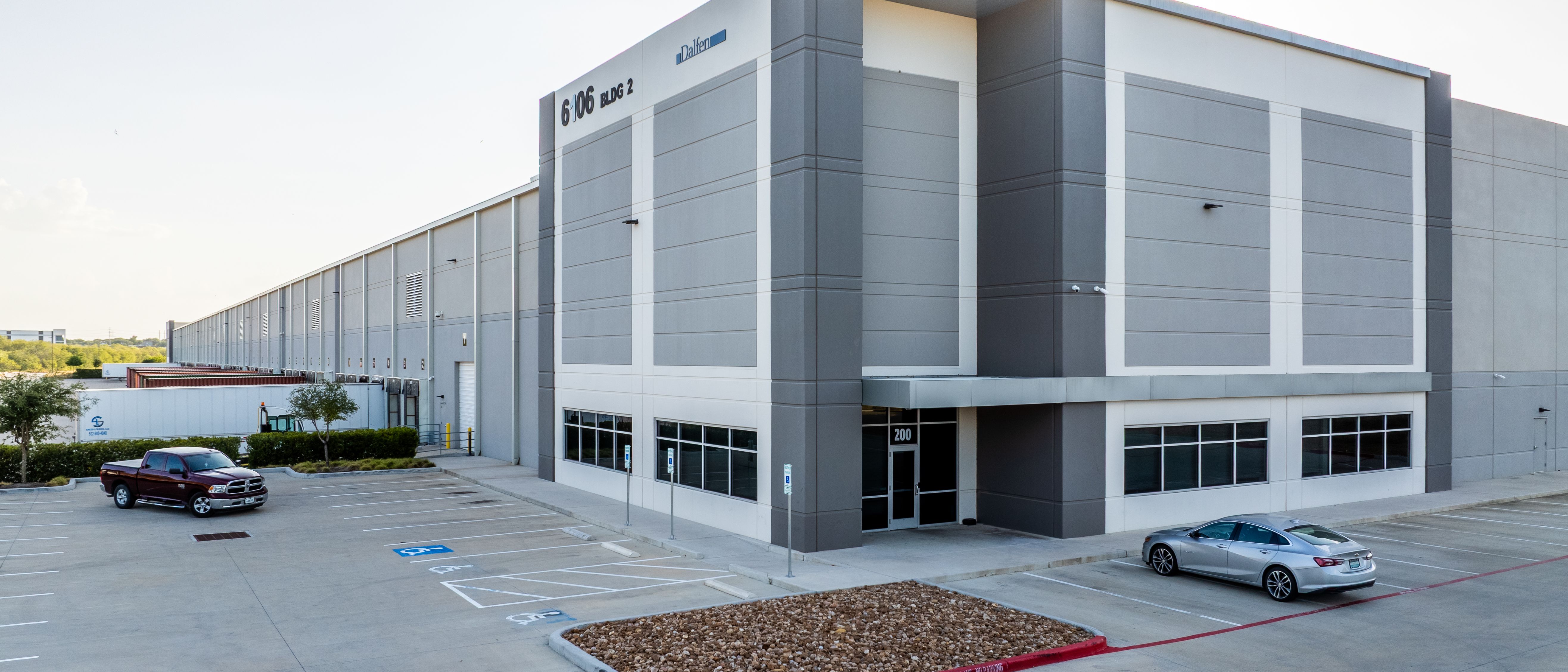 Airport Logistics Center — Sale in Austin, TX, photo 3 of 8