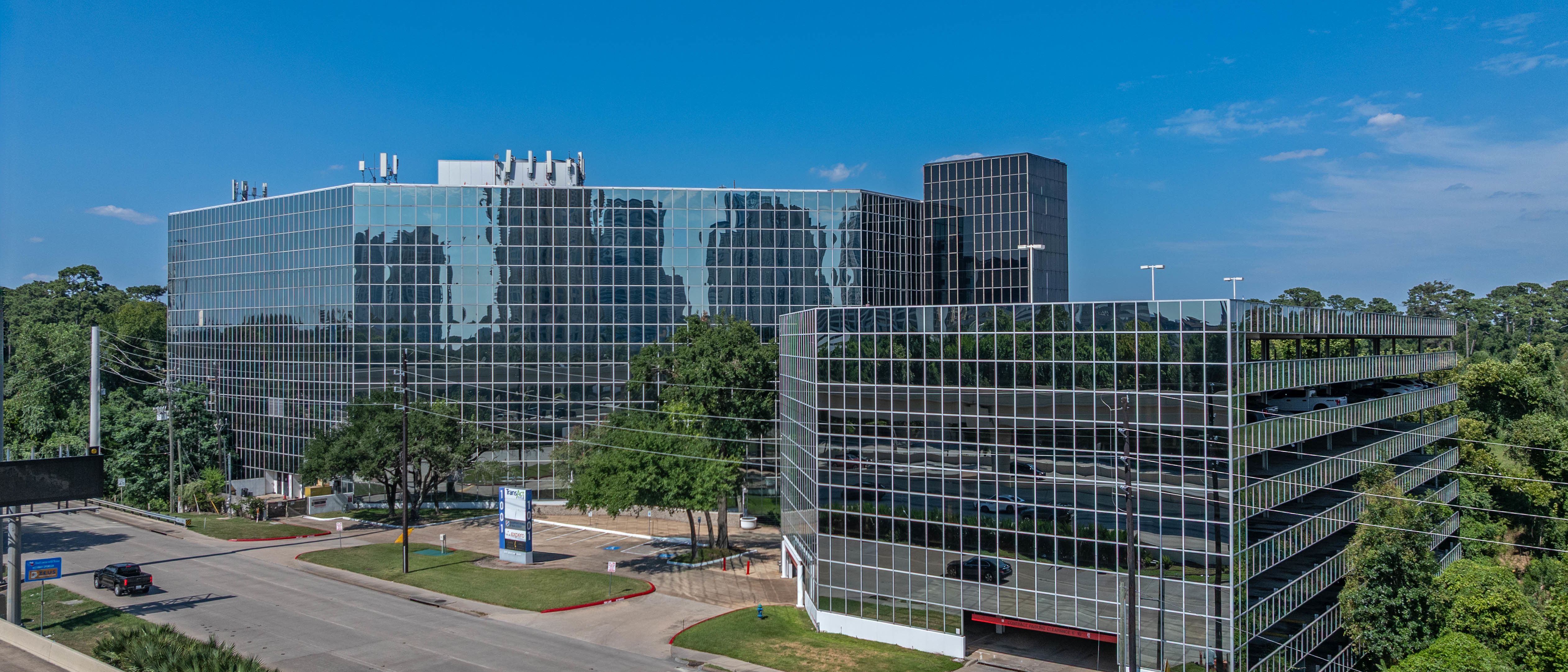 1001 West Loop South — Sale in Houston, TX, photo 3 of 8