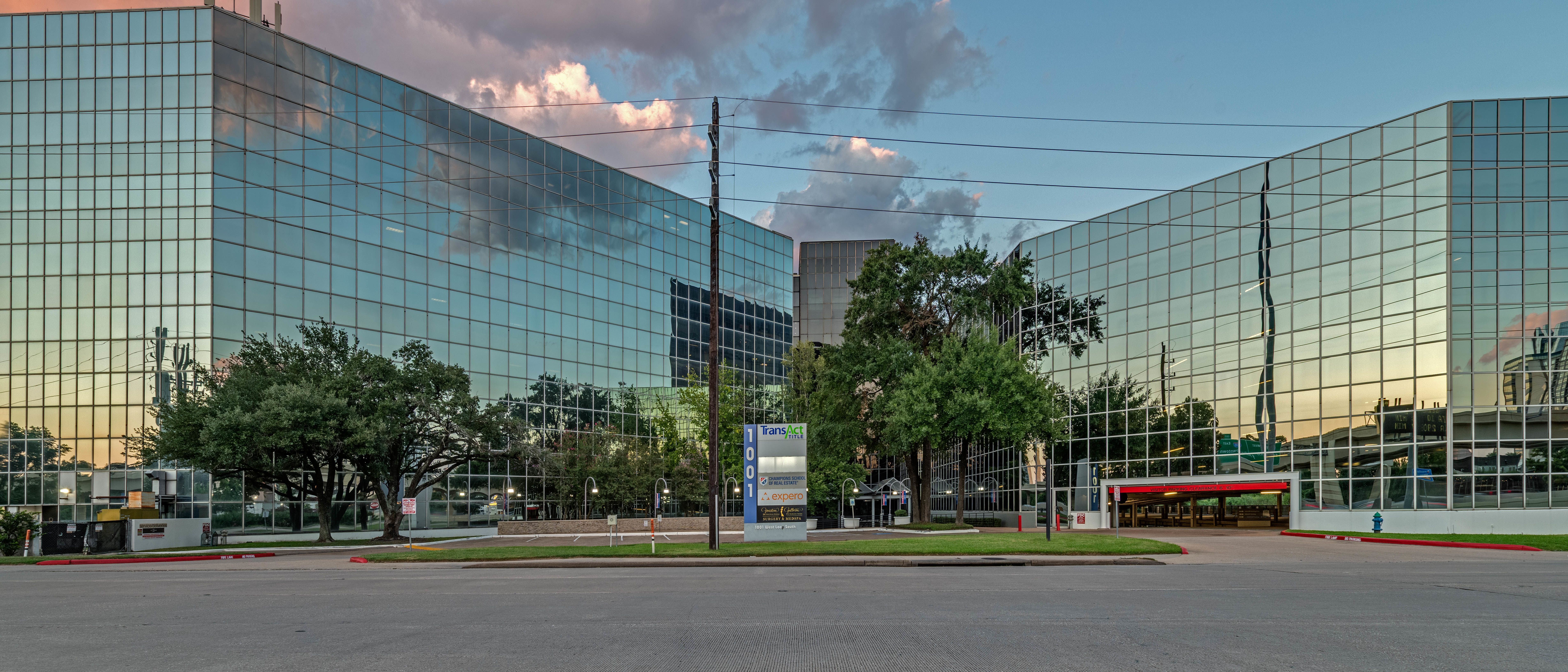1001 West Loop South — Sale in Houston, TX, photo 4 of 8