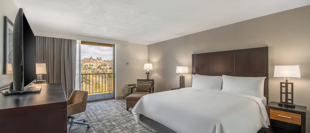 Crowne Plaza San Diego Mission Valley — Sale in San Diego, CA, photo 7 of 8