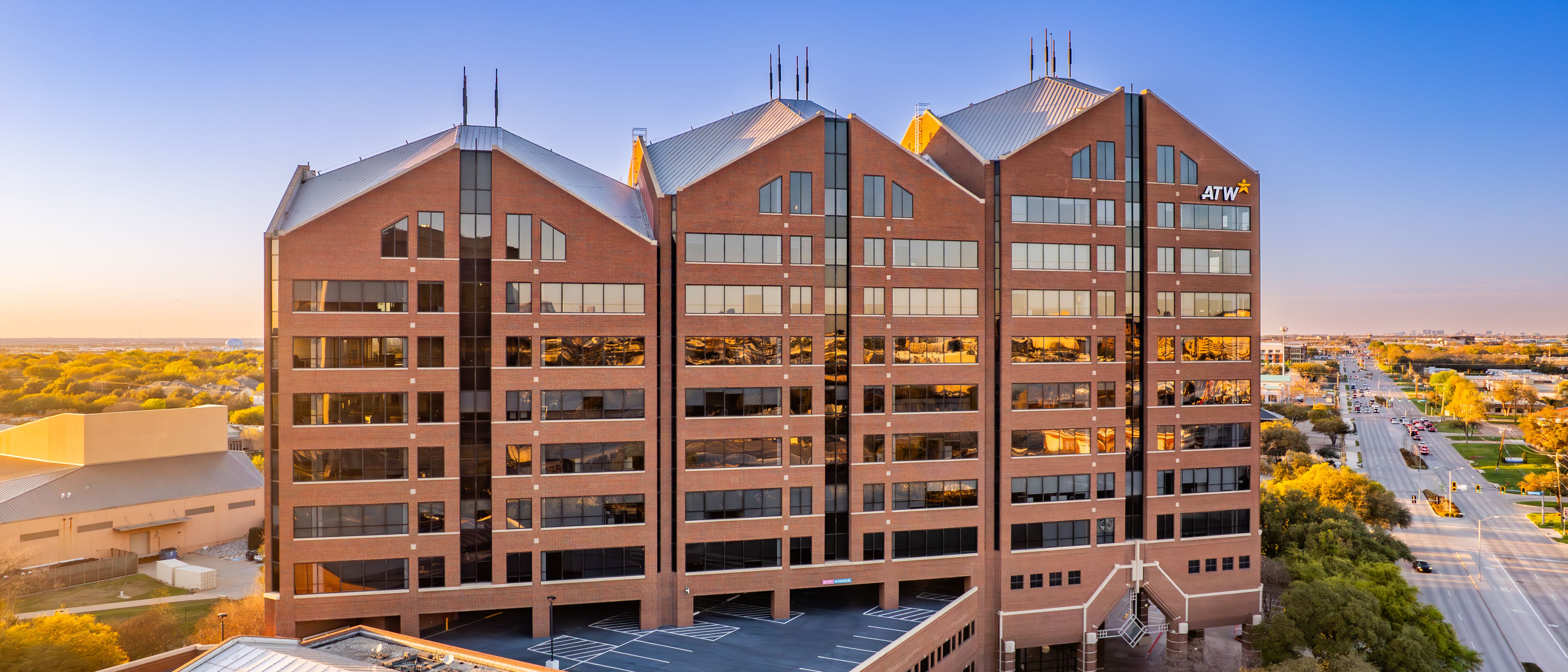 Greenhill Towers — Sale in Addison, TX, photo 5 of 8
