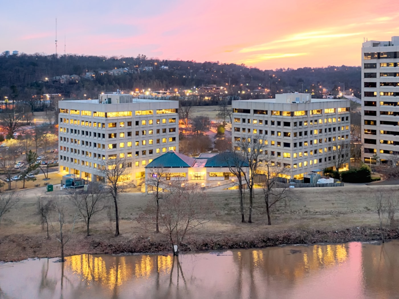 Riverfront Plaza 1 Allied Dr Buildings 1 2 3 5 Property For Sale Little Rock Jll