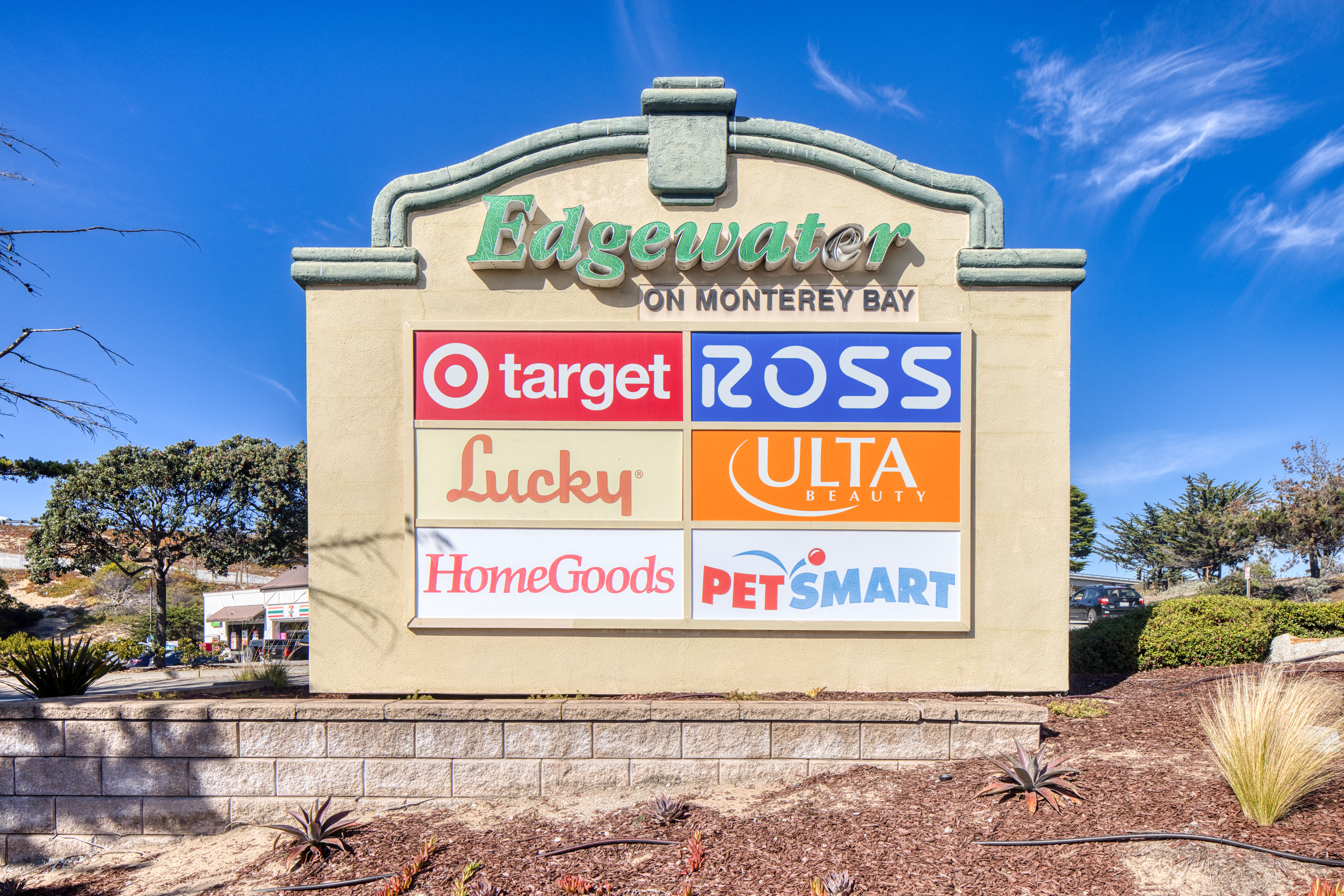 Shops at Edgewater - Properties for Sale | US | JLL