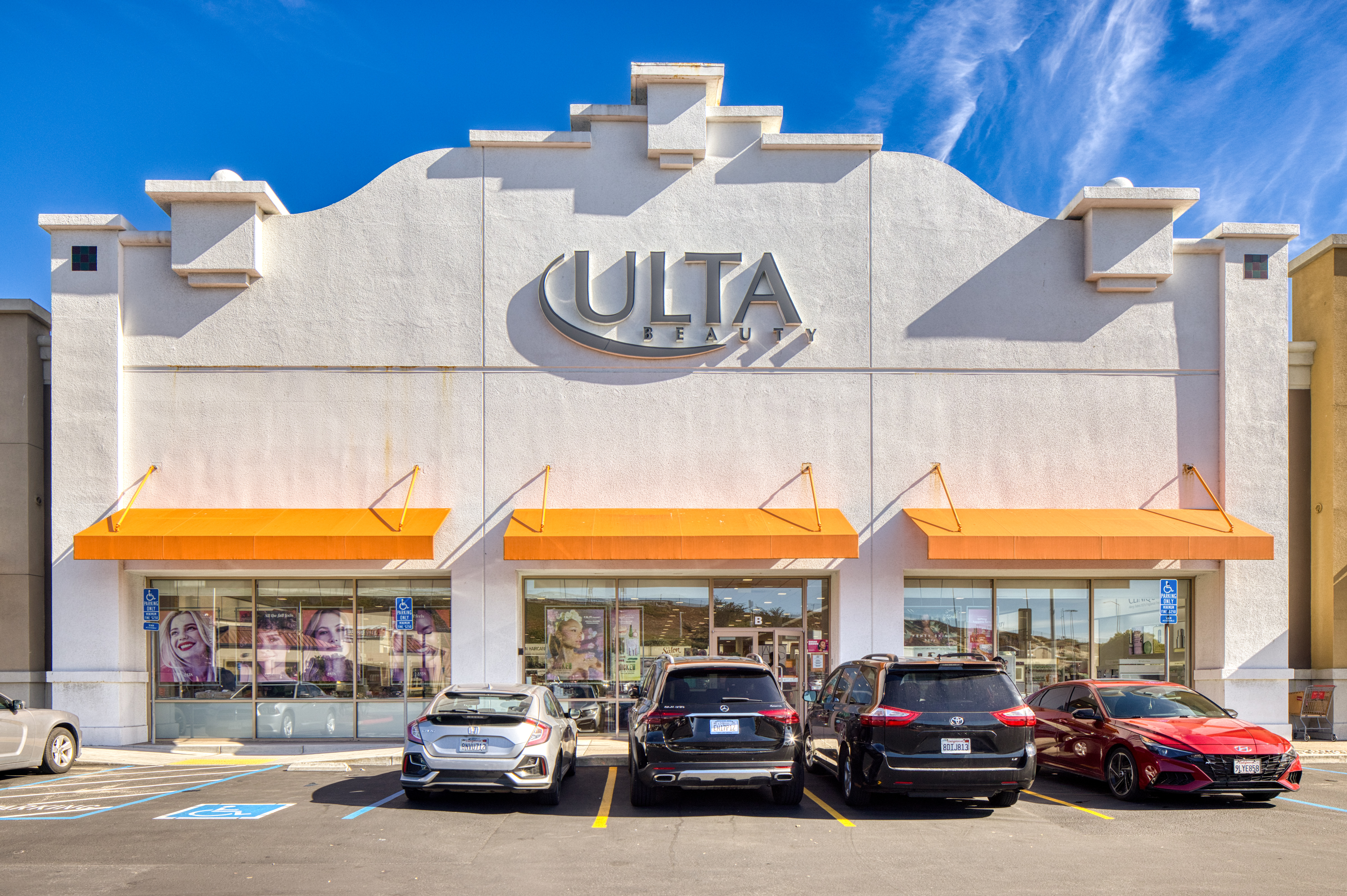 エリアスのトライアングル Shops at Edgewater - Properties for Sale | US | JLL