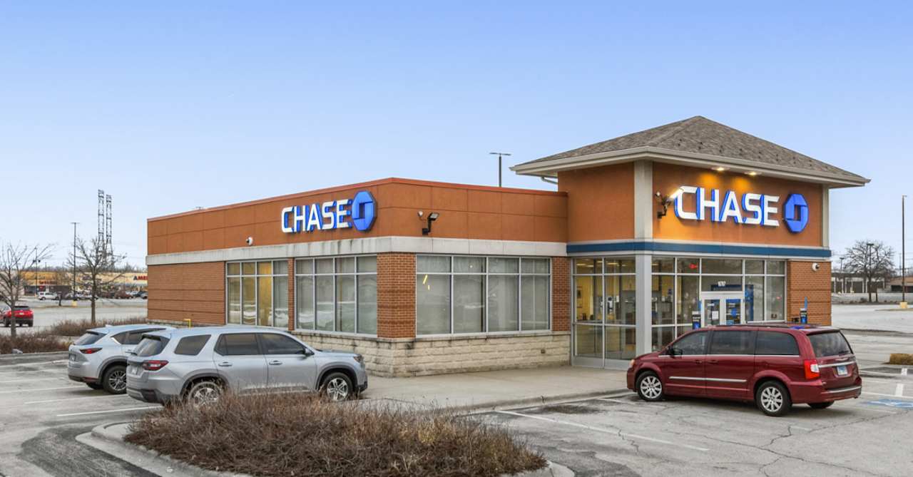 Chase Bank - Lansing, IL - Properties for Sale | US | JLL