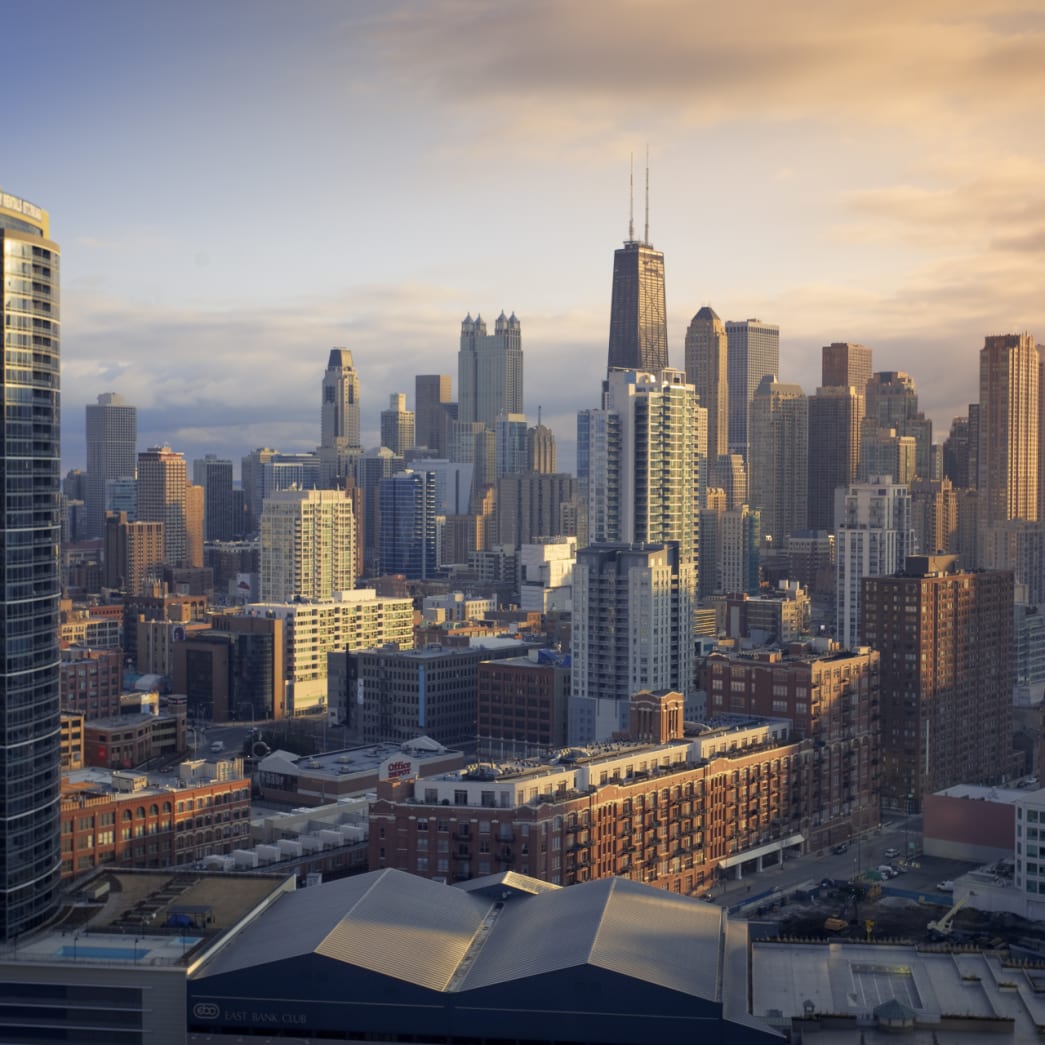 $56.6 Million Non-Performing Office Loan   |   Chicago, IL_Actifs en vente