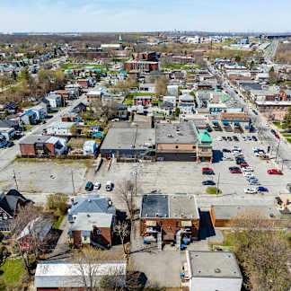 Commercial property with multifamily redevelopment potential - 300 Ellice Street 3_待售物业