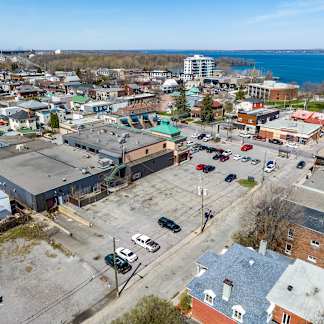 Commercial property with multifamily redevelopment potential - 300 Ellice Street 4_待售物业