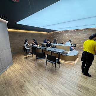 [JLL Sole Agency] 1F with Entrance on GF, 2F, Flat Roofs on 4F, McDonald’s Building, Causeway Bay 10_販売物件