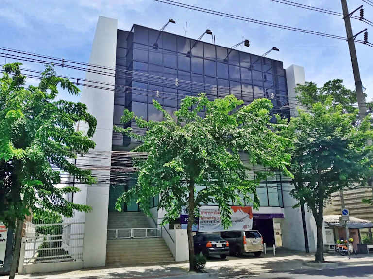 Land with Office Building on Prachauthit Road_Property for Sale