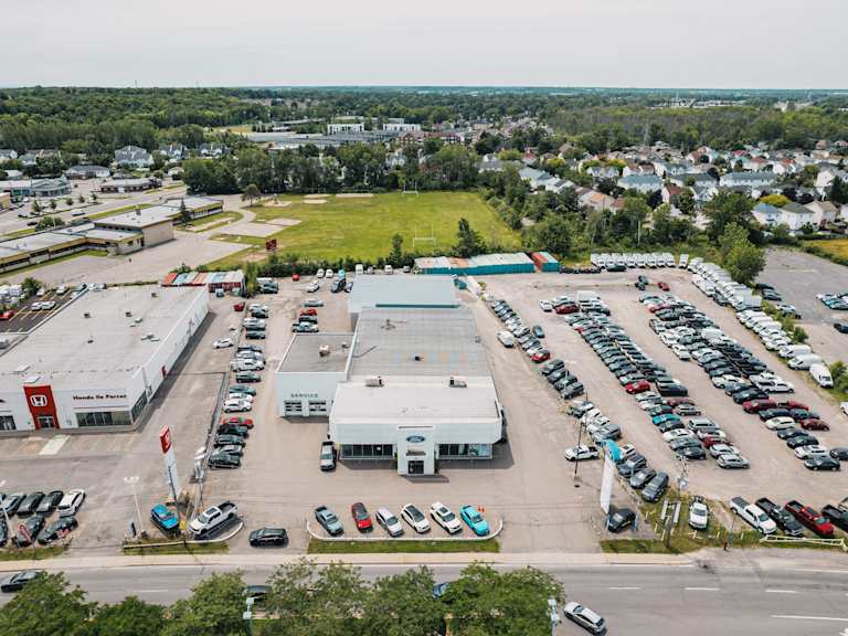 Commercial Property For Sale in l&#39;Île-Perrot_Property for Sale